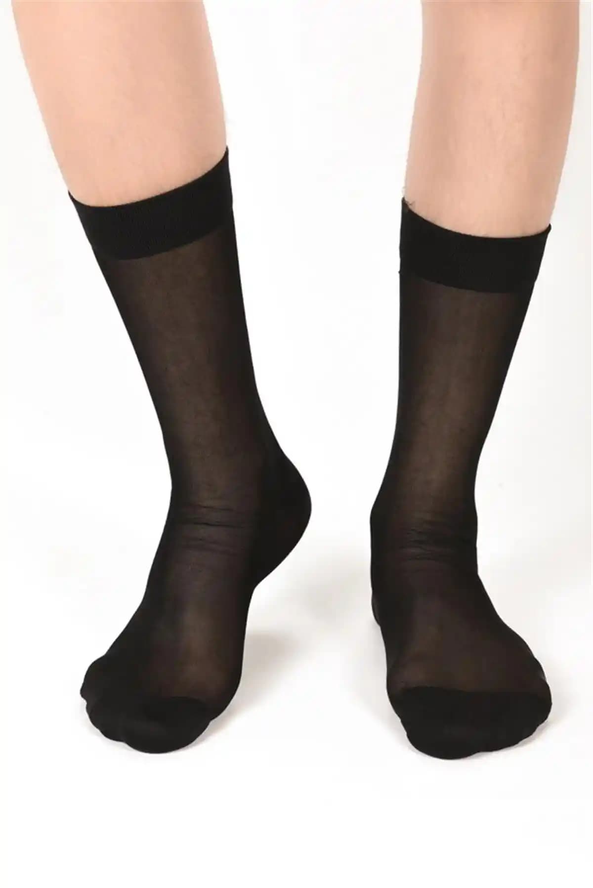 Erkekler İçin İpek Çorap Modası: Şıklık ve Konforun Buluştuğu Trendler ve Bakım İpuçları