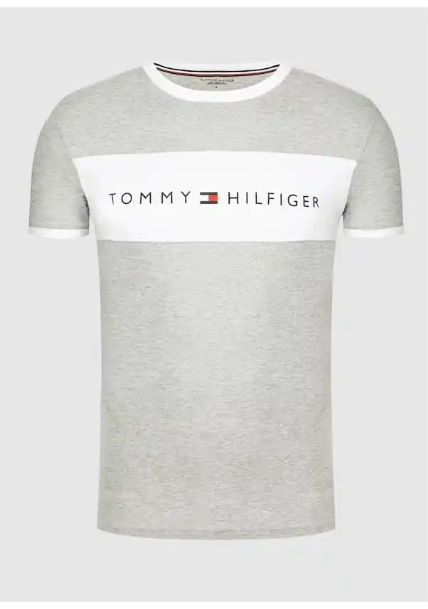 Erkekler İçin Tommy Hilfiger Tişörtler: Stil ve Konforun Mükemmel Buluşması