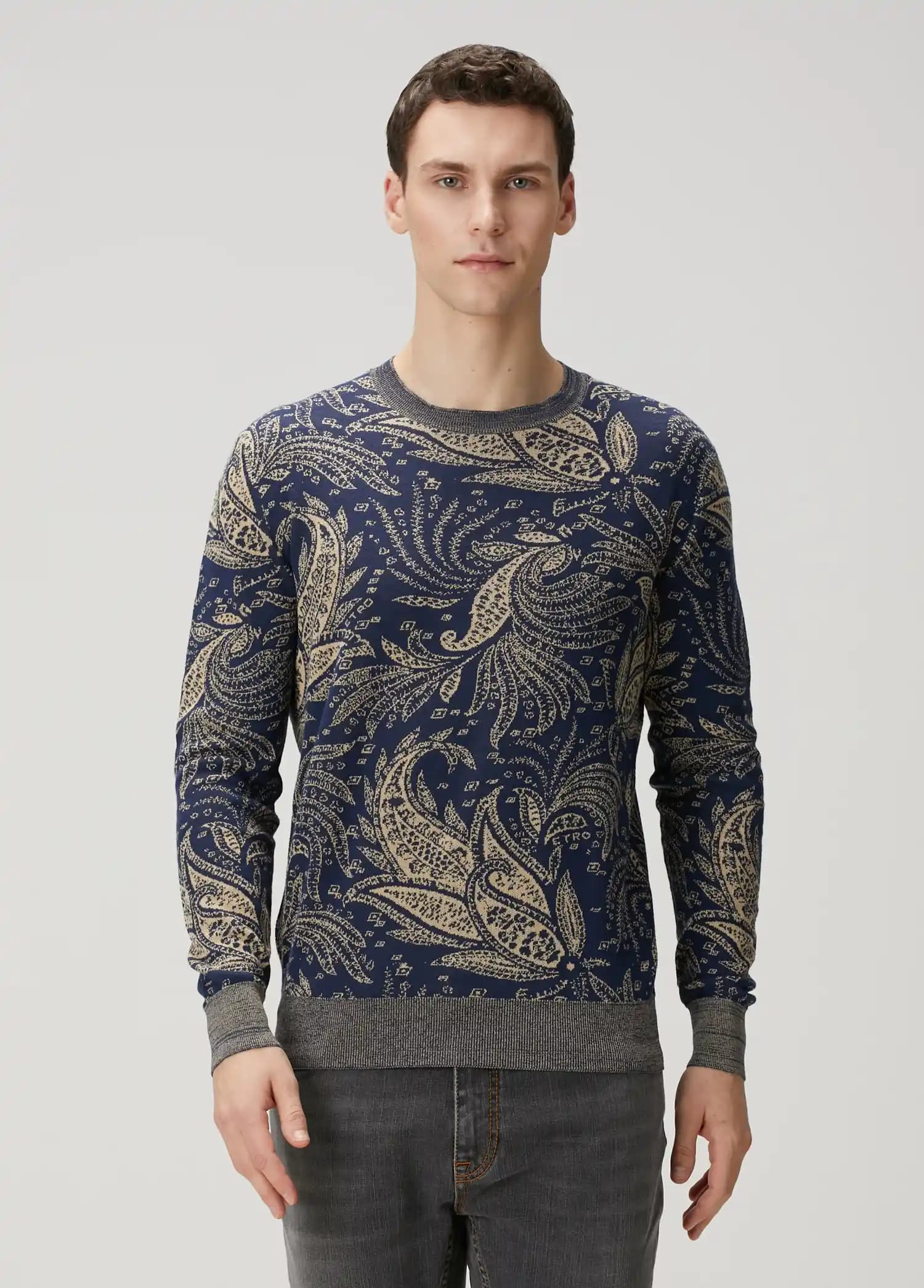 Etro Kazak Modelleri ile Şıklık ve Konforu Bir Arada Yakalayın