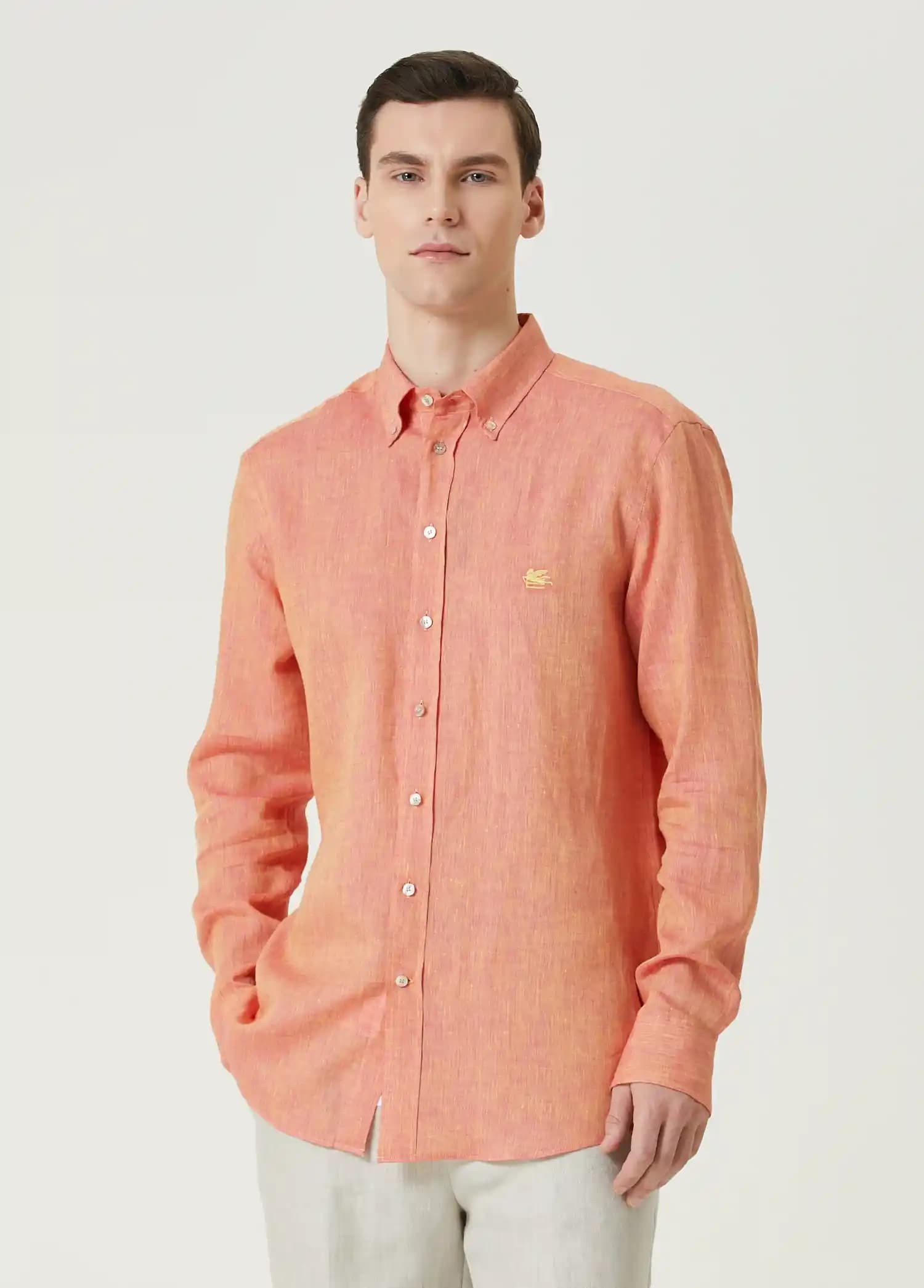 Etro Keten Gömlekleri: Sürdürülebilirlik ve Şıklığın Modern Buluşması