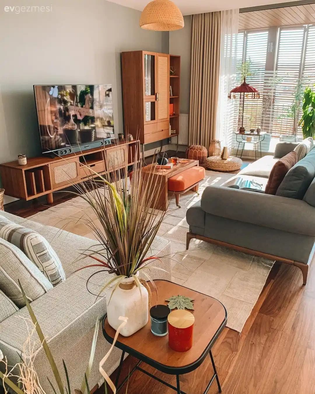 Ev Kombinleri: Günlük Şıklık ve Rahatlık İçin Trendler ve Stil İpuçları