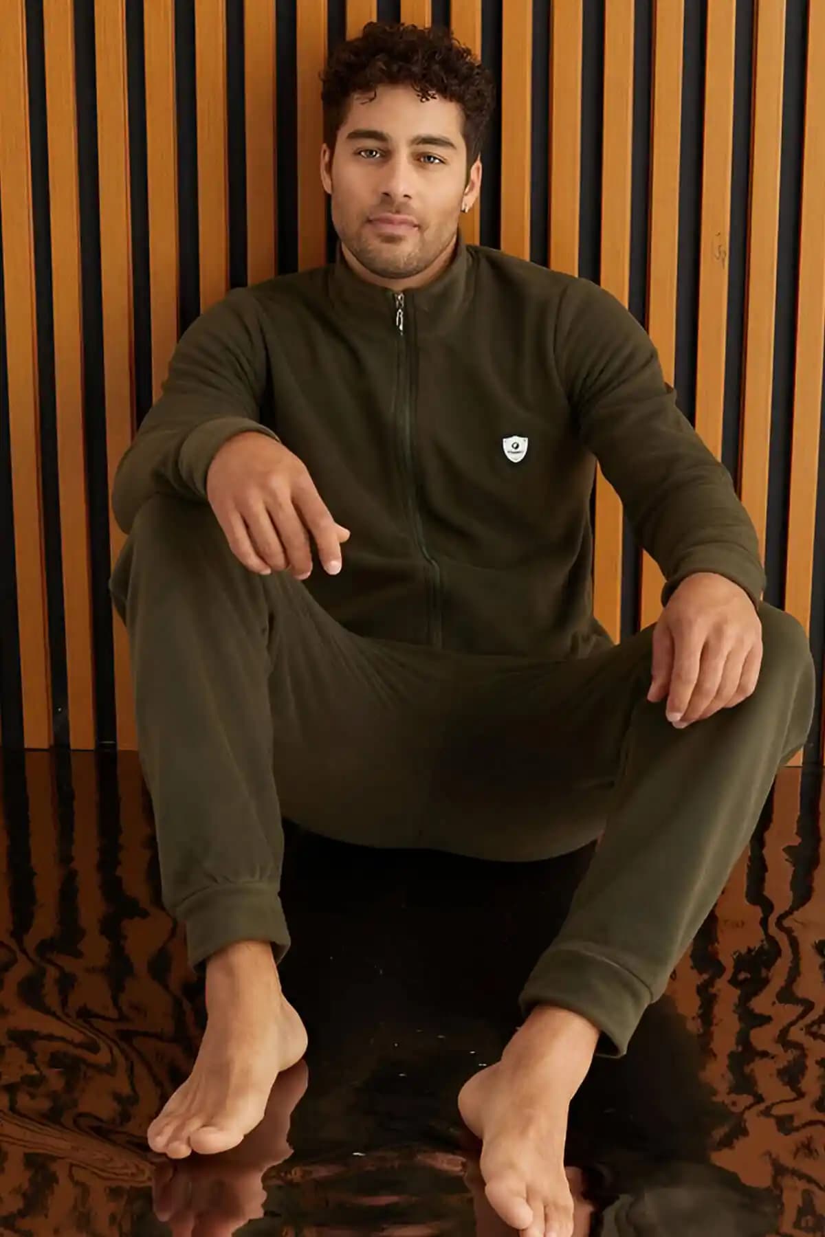 Fermuarlı Pijama Takımları: Moda ve Konforun Bir Arada Sunulduğu Trendler