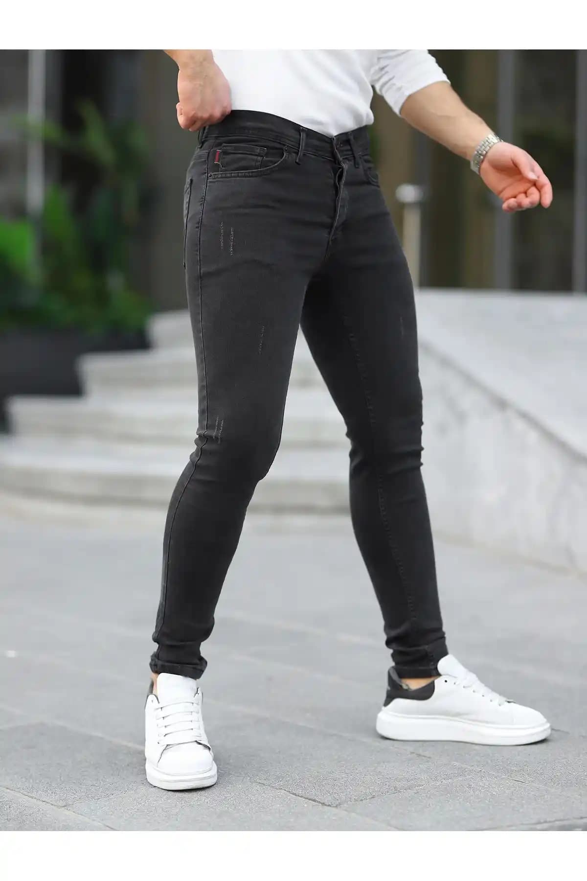 Fit Pantolon Modanın Vazgeçilmez Parçası: Türleri, Trendleri ve Stil Tavsiyeleri