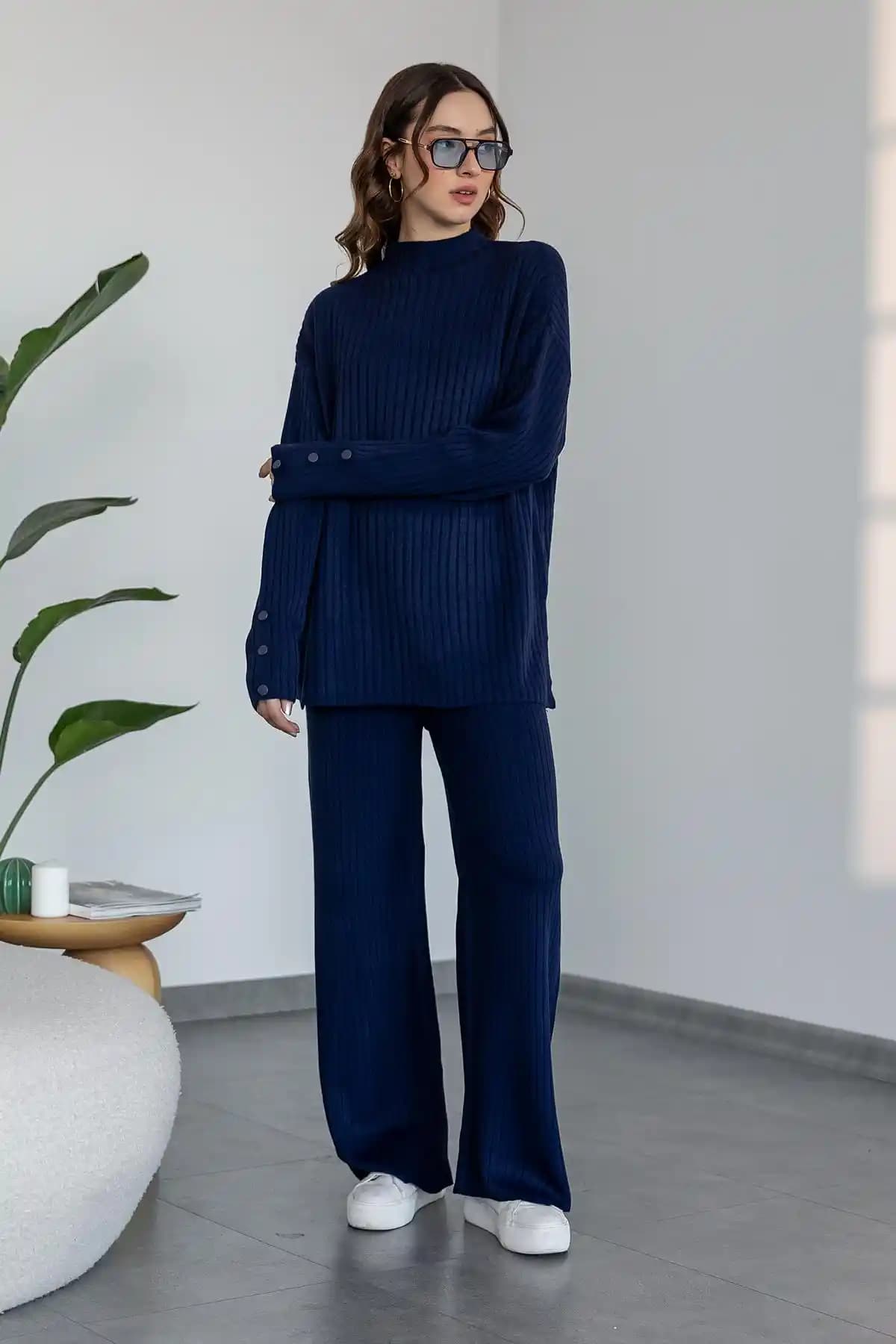 Fitilli Triko Takımlar: Rahat ve Şık Günlük ve Özel Kullanımlar İçin Modern Moda Seçeneği