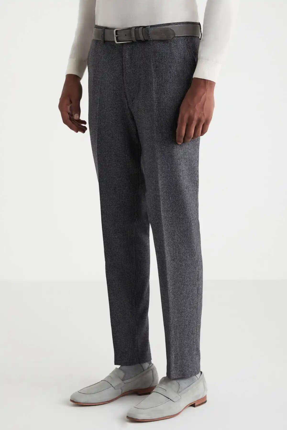 Flanel Pantolon Modası: Kış Aylarında Şıklık ve Konforun Buluştuğu Parça