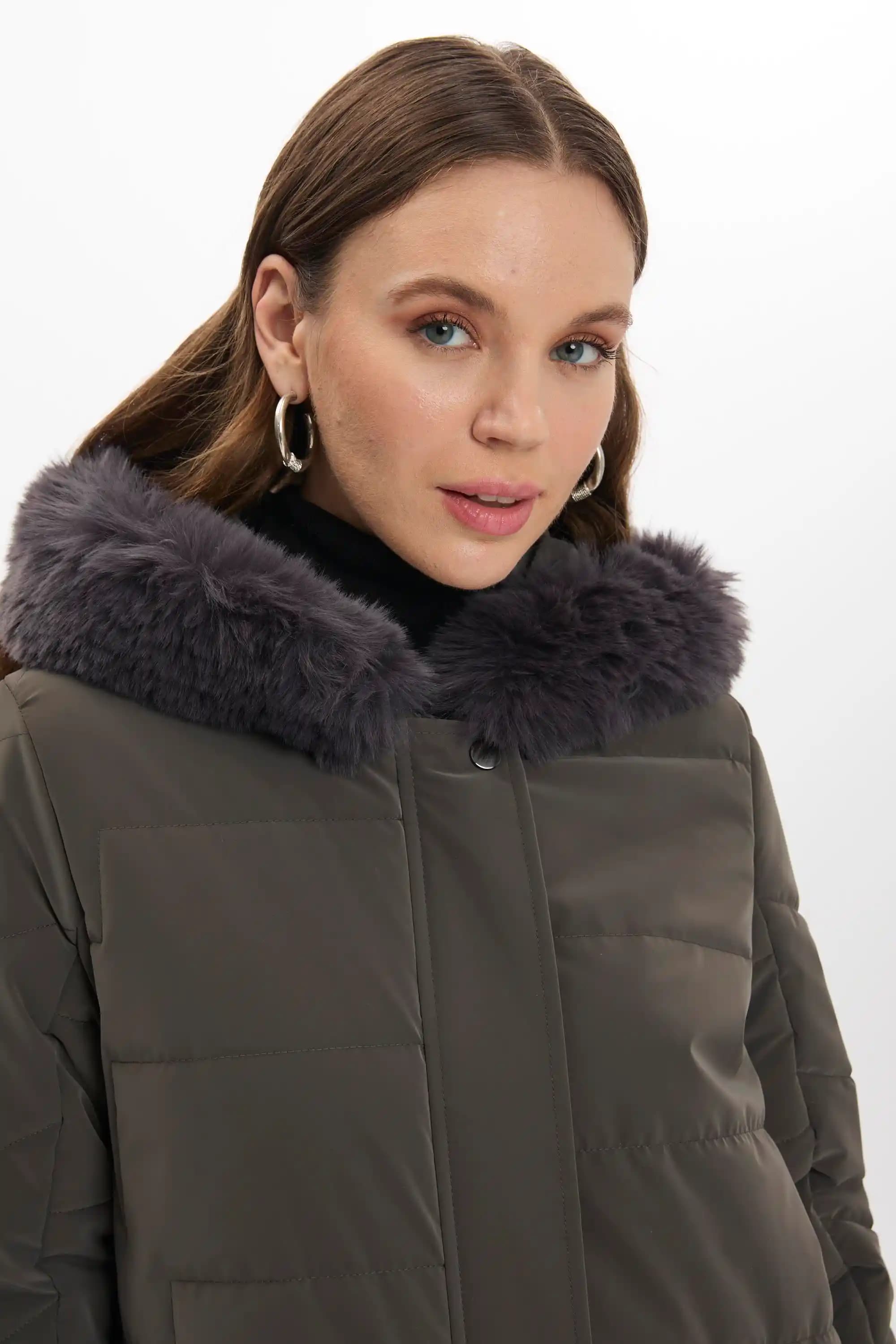 Füme Mont Nedir ve Kış Modasında Neden Bu Kadar Popülerdir