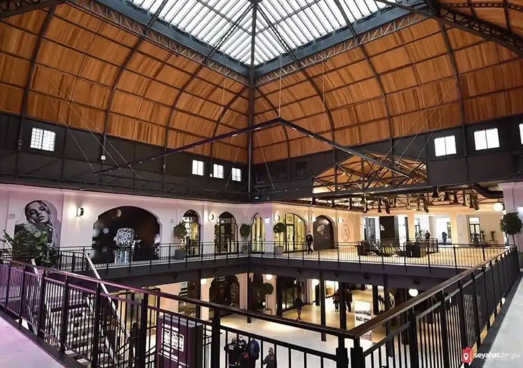 Galataport'taki Mağazalar ve Moda Dünyasındaki Yeri Hakkında Detaylı Bilgi