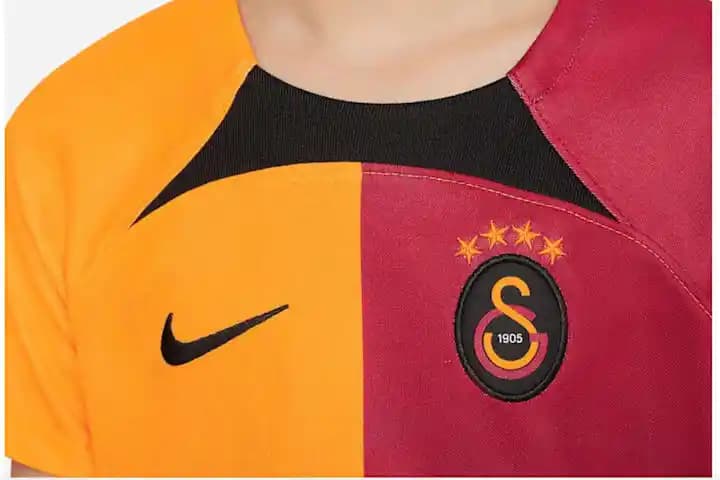 Galatasaray Formalarının Arka Kısmı Tasarımı ve Anlamı Üzerine Derinlemesine İnceleme
