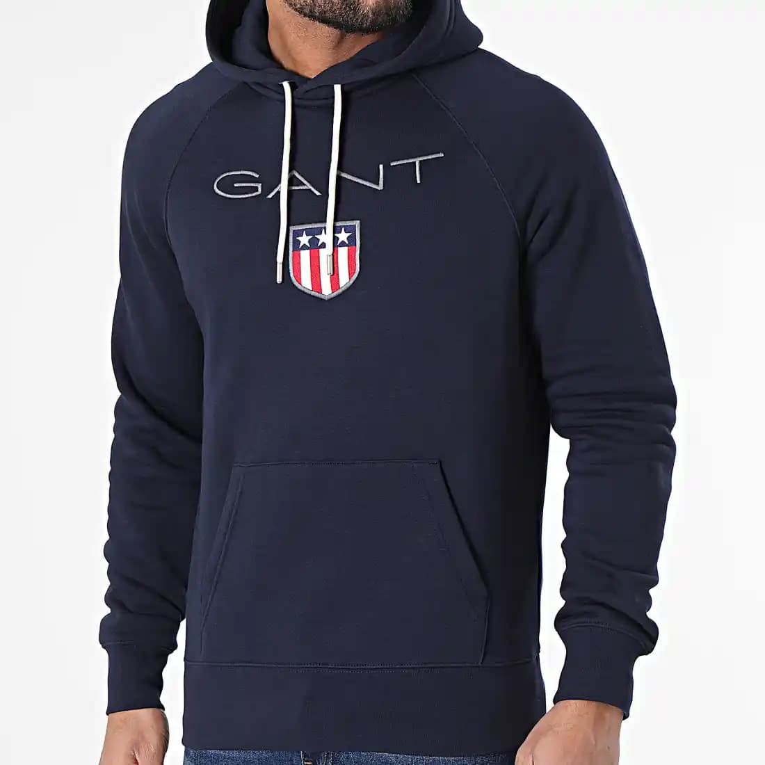 Gant Sweat: Moda Trendleri ve Konforun Birlikteliğiyle Şıklık Sunan Güncel Koleksiyon