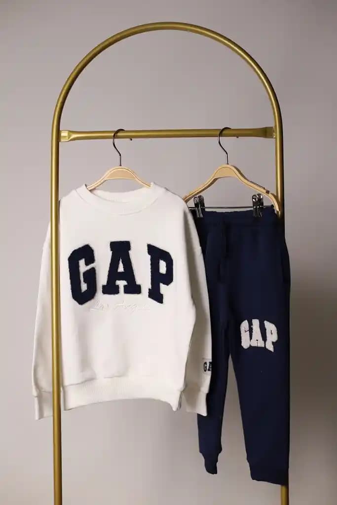 Gap Çocuk Eşofman Takımları: Rahat ve Şık Tasarımlarla Günlük Kullanım İçin Uygun