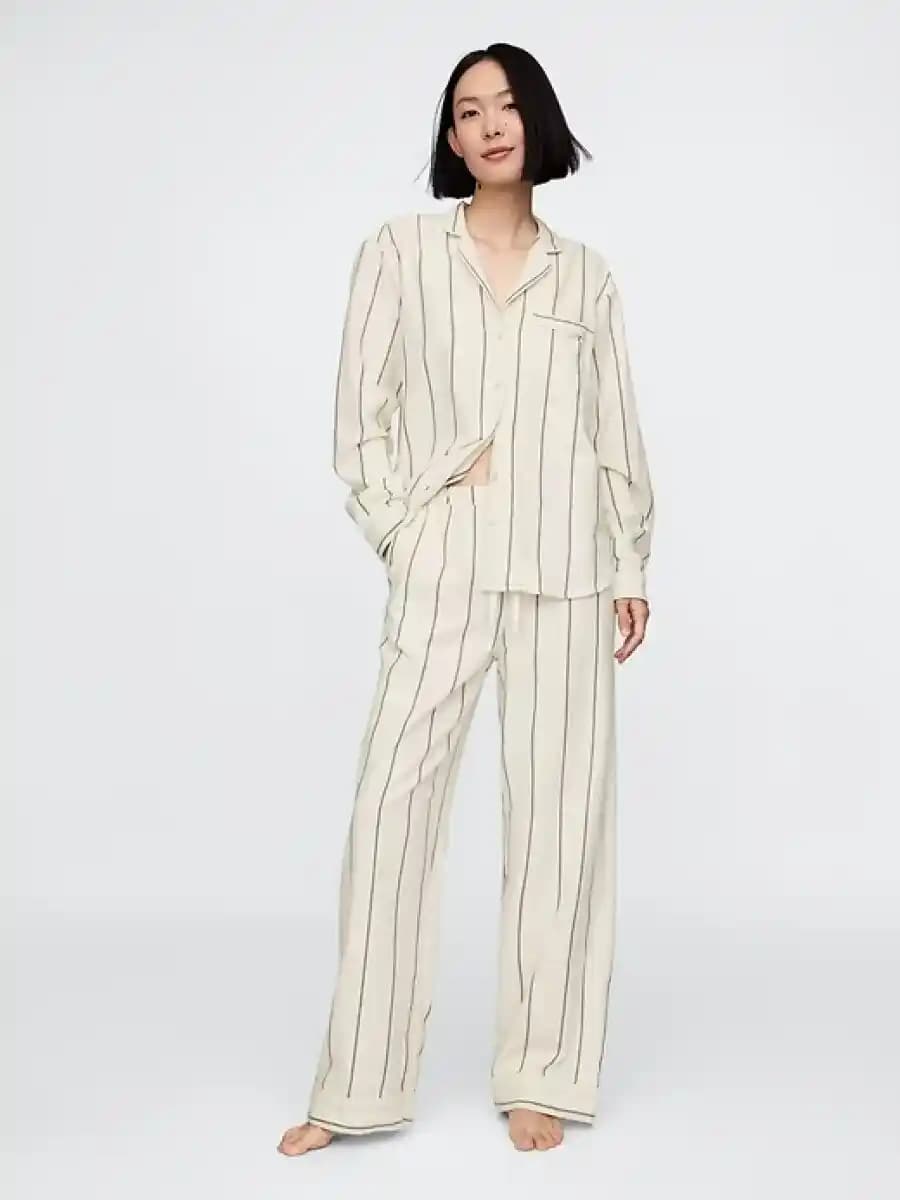 Gap Pijama: Konfor ve Şıklığı Bir Arada Sunan Günlük Moda Parçası