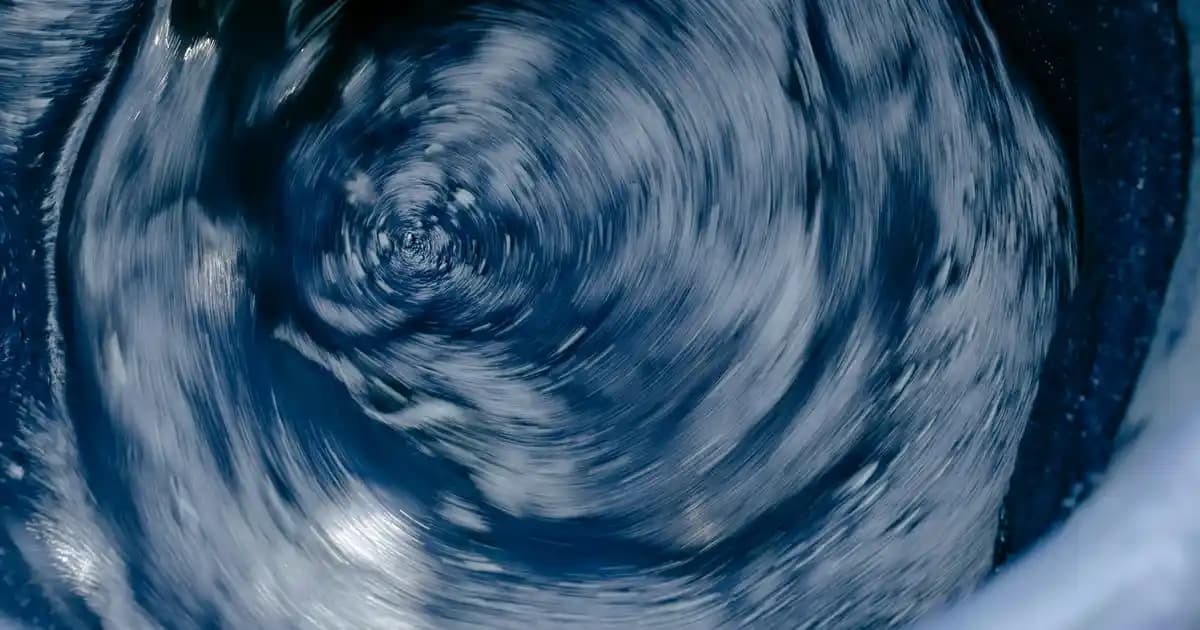 Genç Moda Trendleri: Sweatshirtlerle Tarzınızı Yansıtmanın En Güncel Yolları