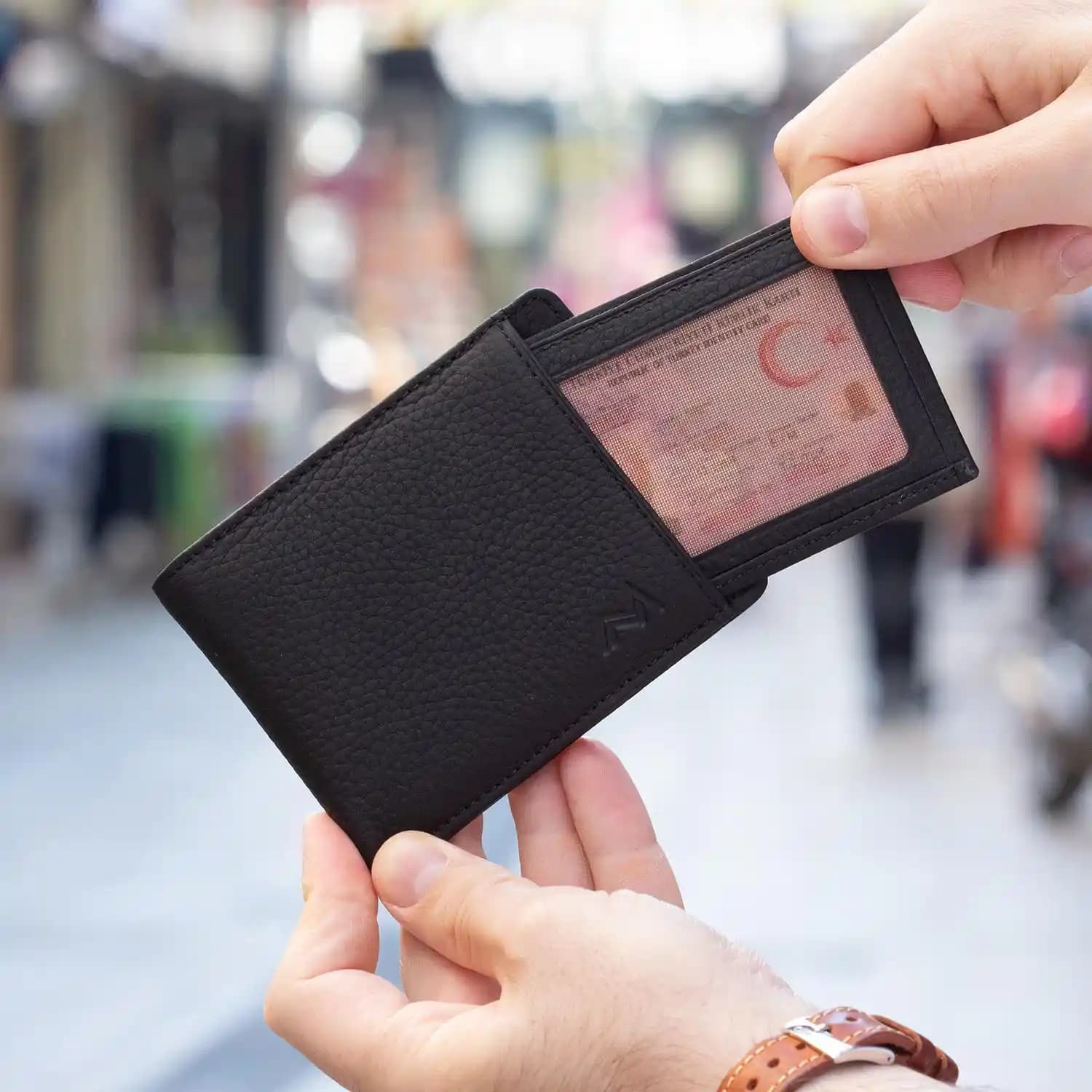 Gizli Bölmeli Cüzdanlar: Güvenlik ve Şıklığın Modern Buluşması