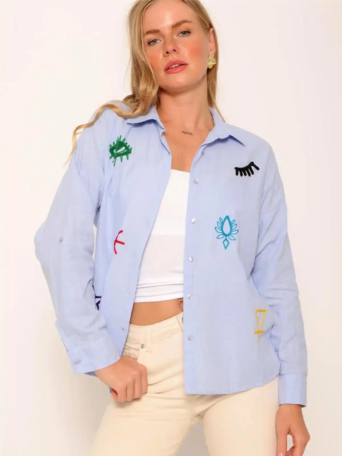 Göz Desenli Gömlekler Moda Dünyasında Cesur ve Şık Bir İfade Yolu