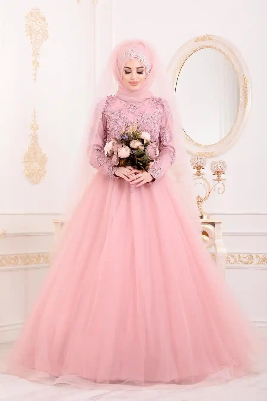 Güzel Nişan Elbisesi Seçerken Dikkat Edilmesi Gerekenler ve Trendler