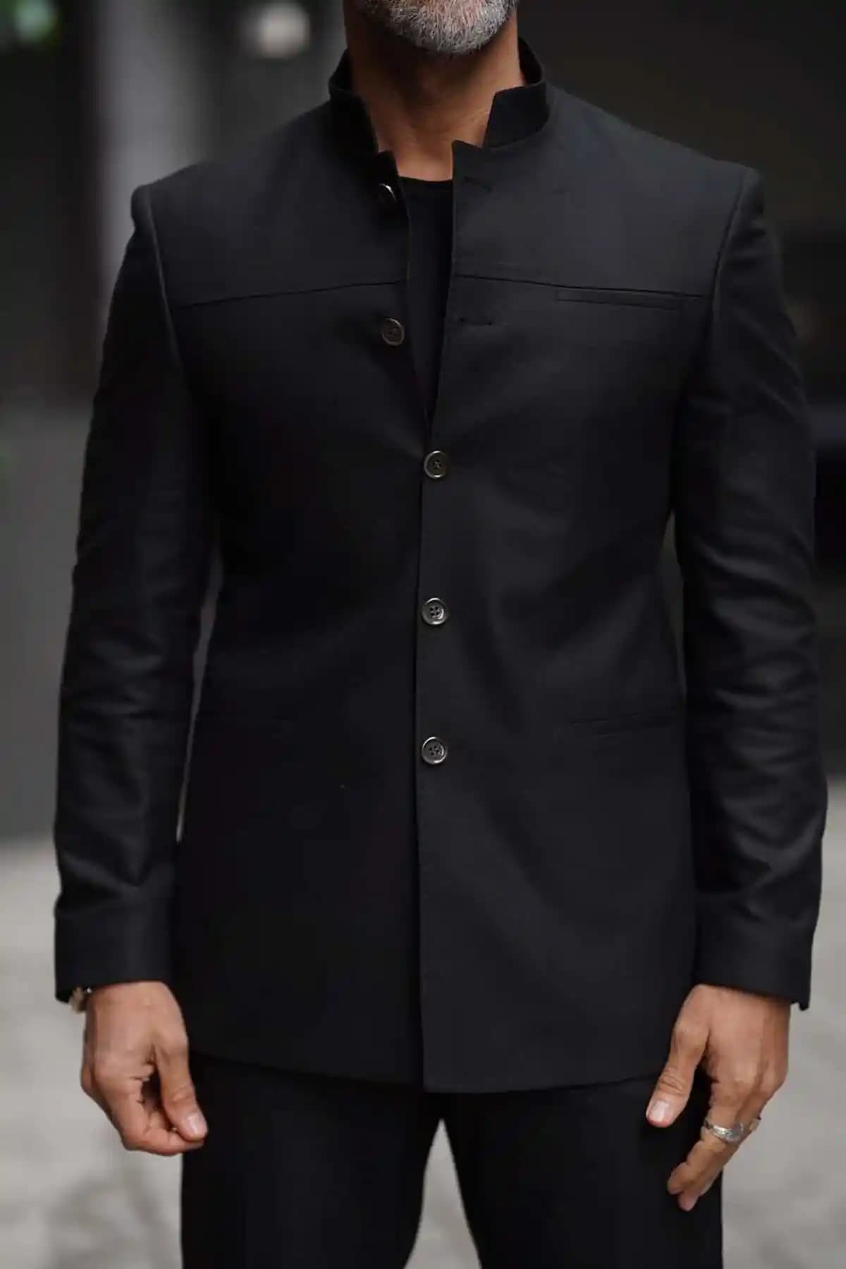 Hakim Yaka Takım Elbise: Modern ve Şık Tasarımlarla Güncel Moda Trendleri