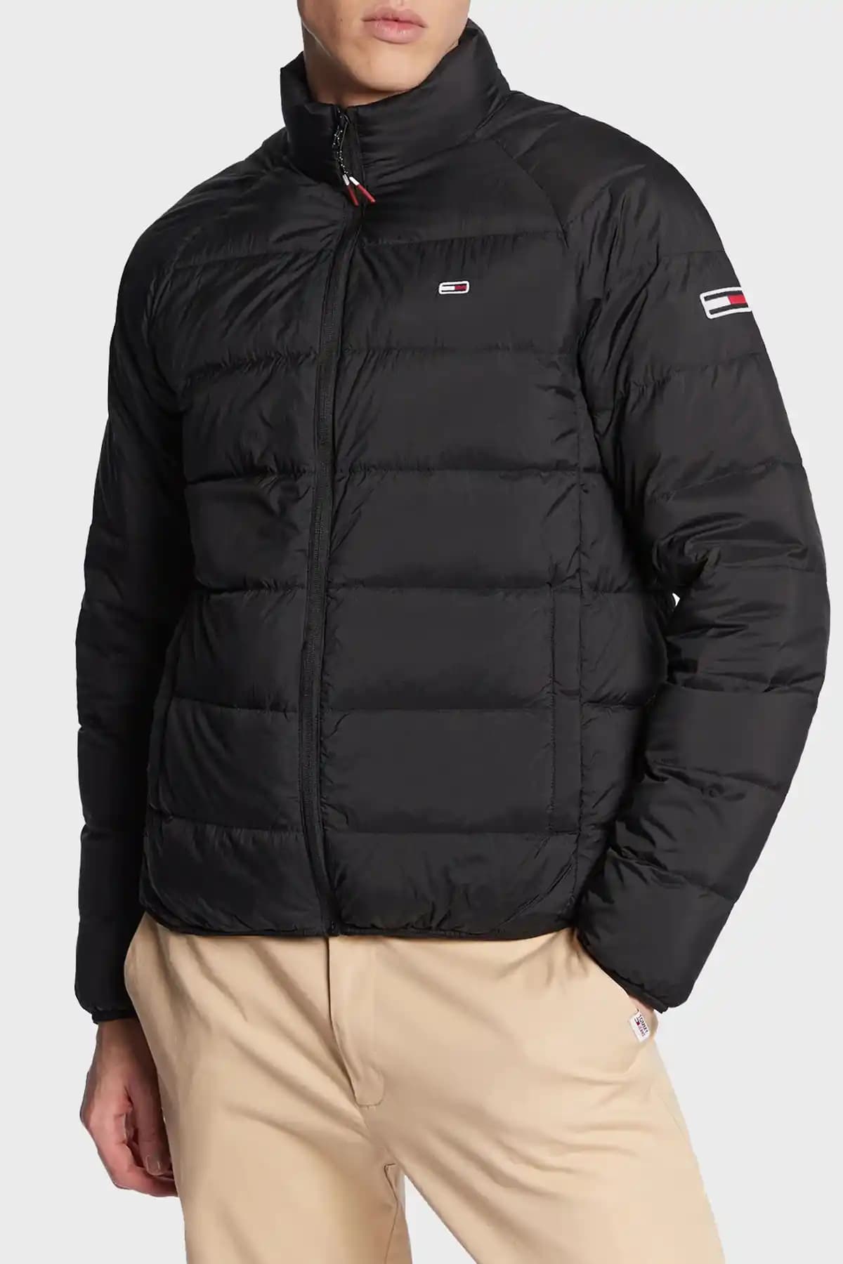 Hilfiger Montlar: Moda ve Fonksiyonelliğin Mükemmel Birleşimi