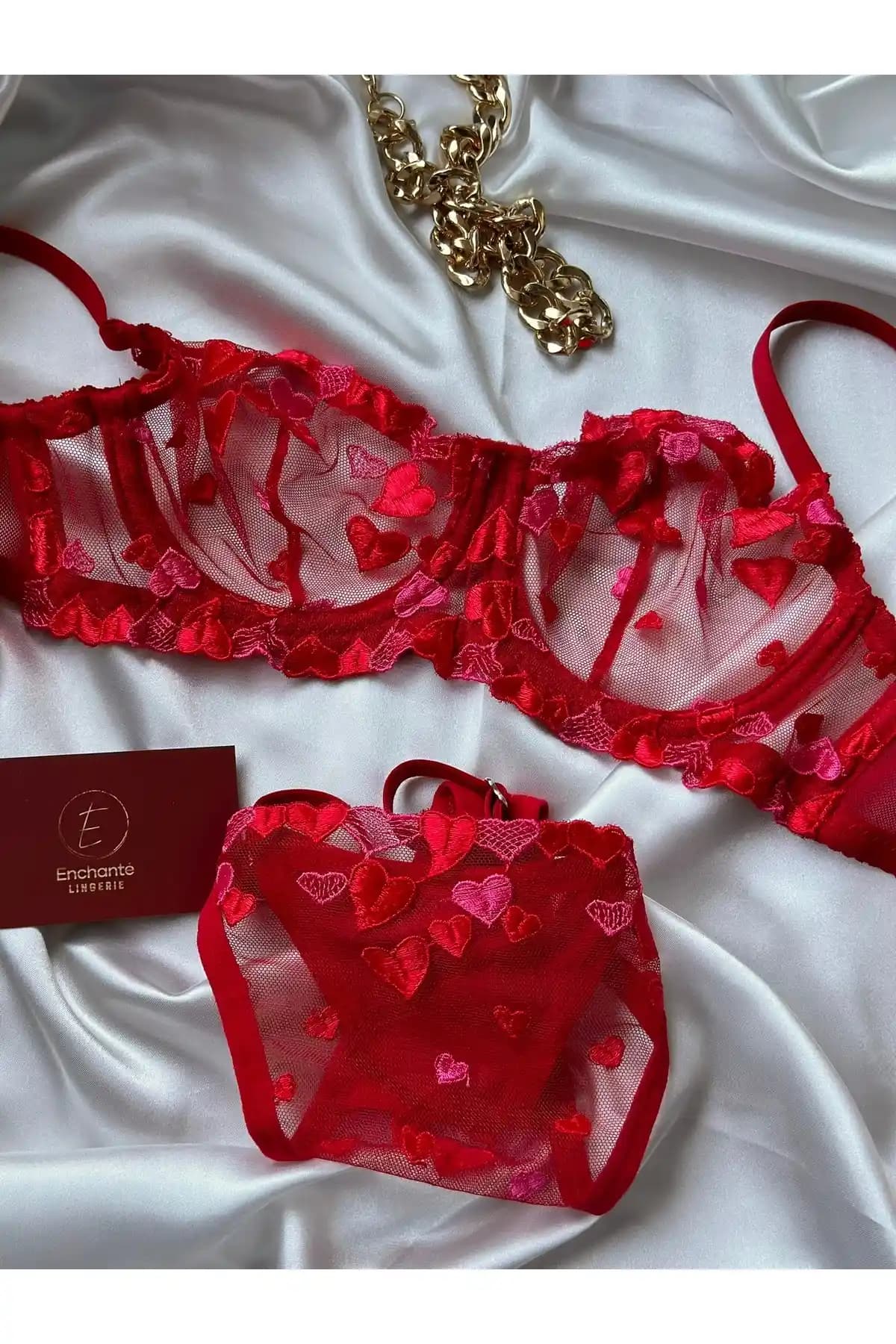 İç Çamaşır Modelleri ve Moda Trendleri: Güncel Seçenekler ve Stil Önerileri