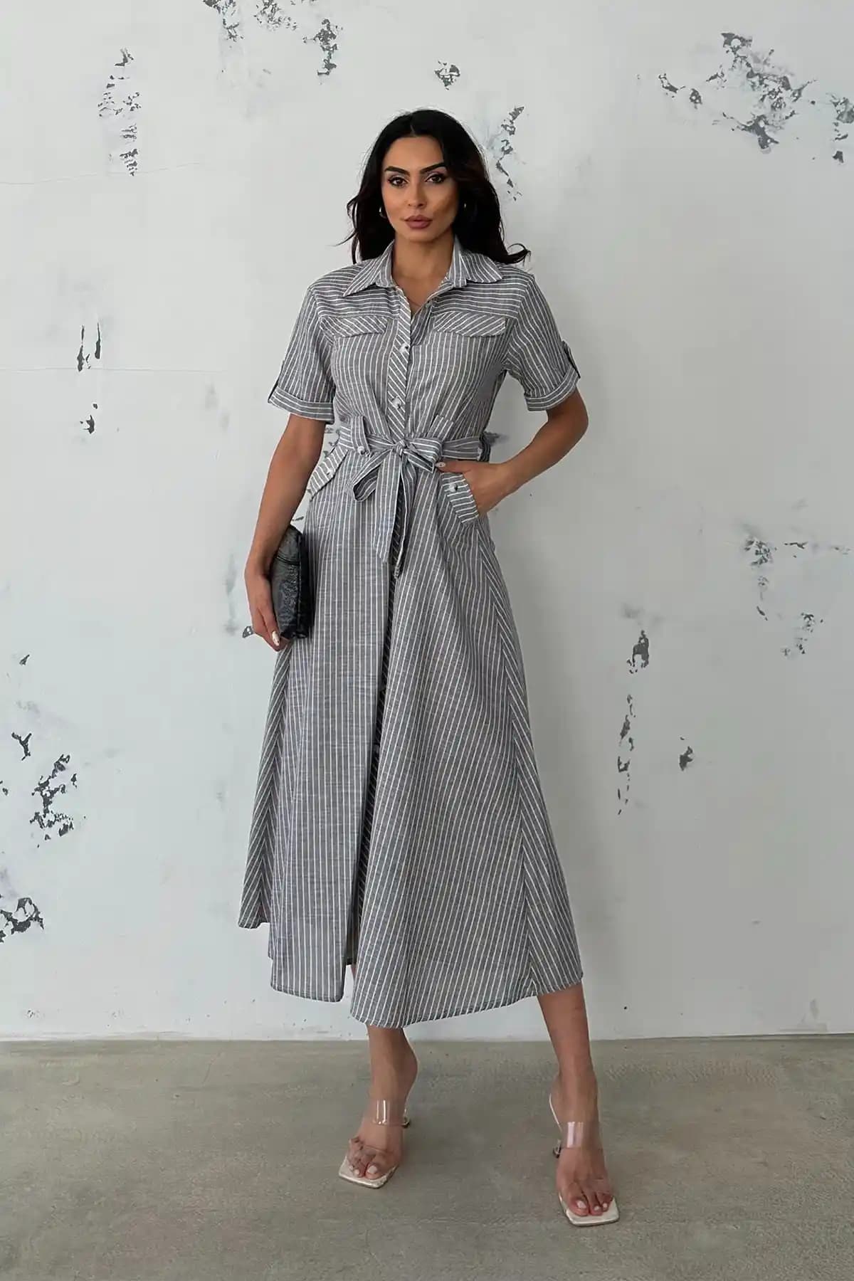 İçine Gömlek Giyilen Elbise Trendleri ve Moda Dünyasındaki Yeri