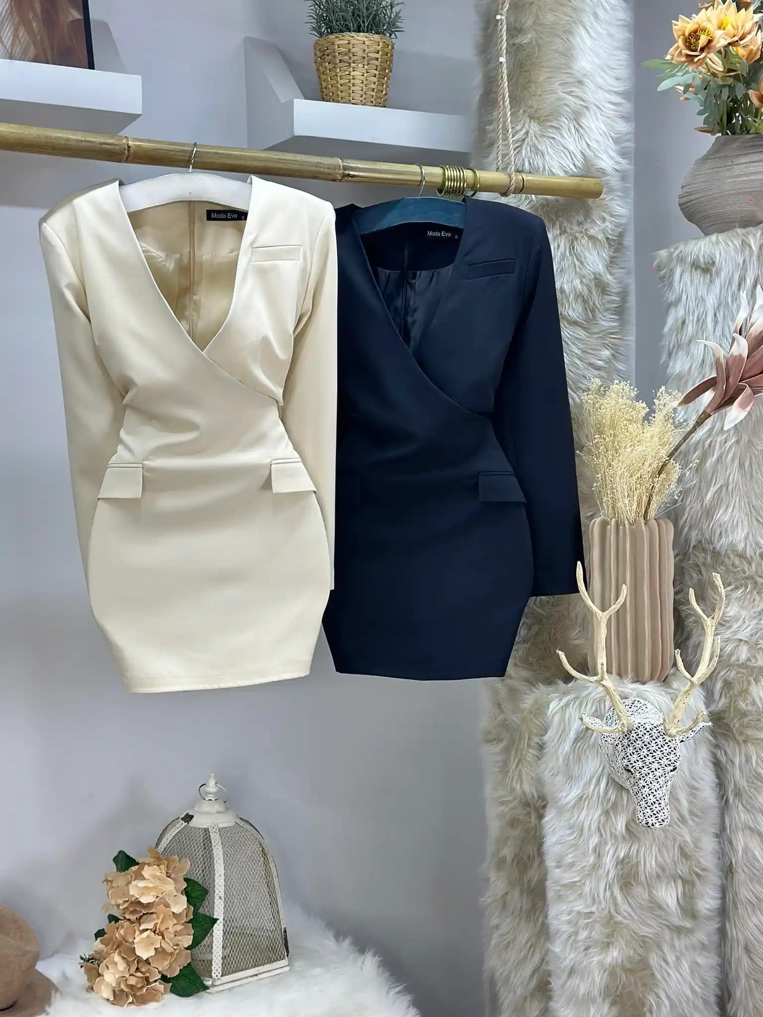 İki Renkli Kumaş Elbise Modelleri: Moda Trendleri ve Stil İfadesi