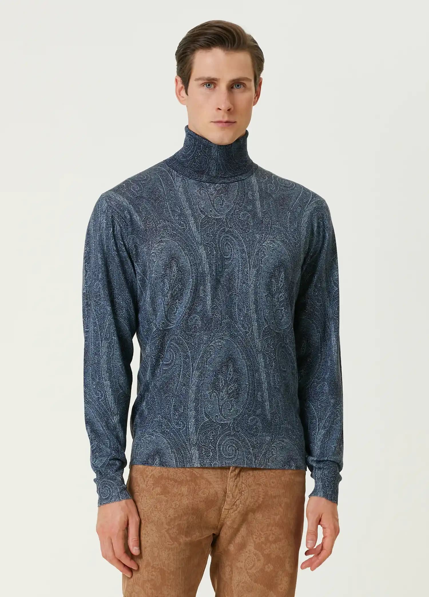 İpek Kazaklar: Şıklık ve Konforu Bir Arada Sunan Moda Trendleri ve Stil İpuçları