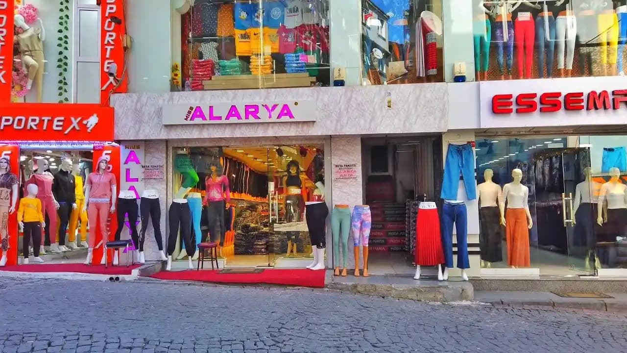 İstanbul Toptan Giyim Pazarı: Moda Trendleri ve Alım İpuçları