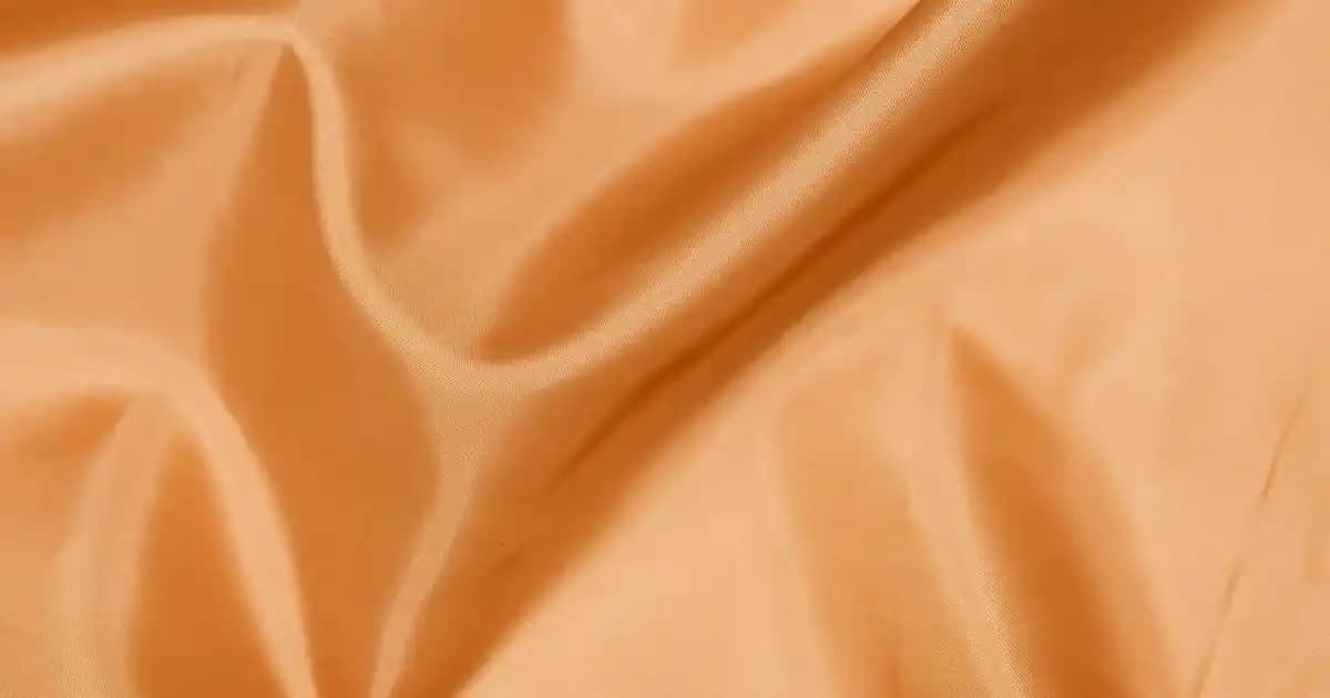 İtalyan Erkek Pantolonları: Şıklık ve Kalitenin Modern Tasarımları