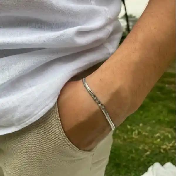 İtalyan Zinciri Erkek Bileklikleri: Modern Erkeklerin Zarafet ve Tarzını Yansıtan Aksesuarlar