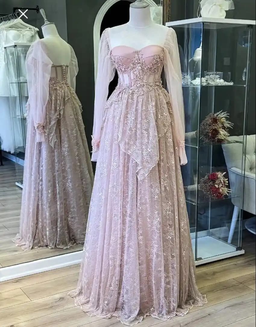 İzmir Nişan Elbisesi Seçim Rehberi: Moda Trendleri ve Özel Tasarımlar