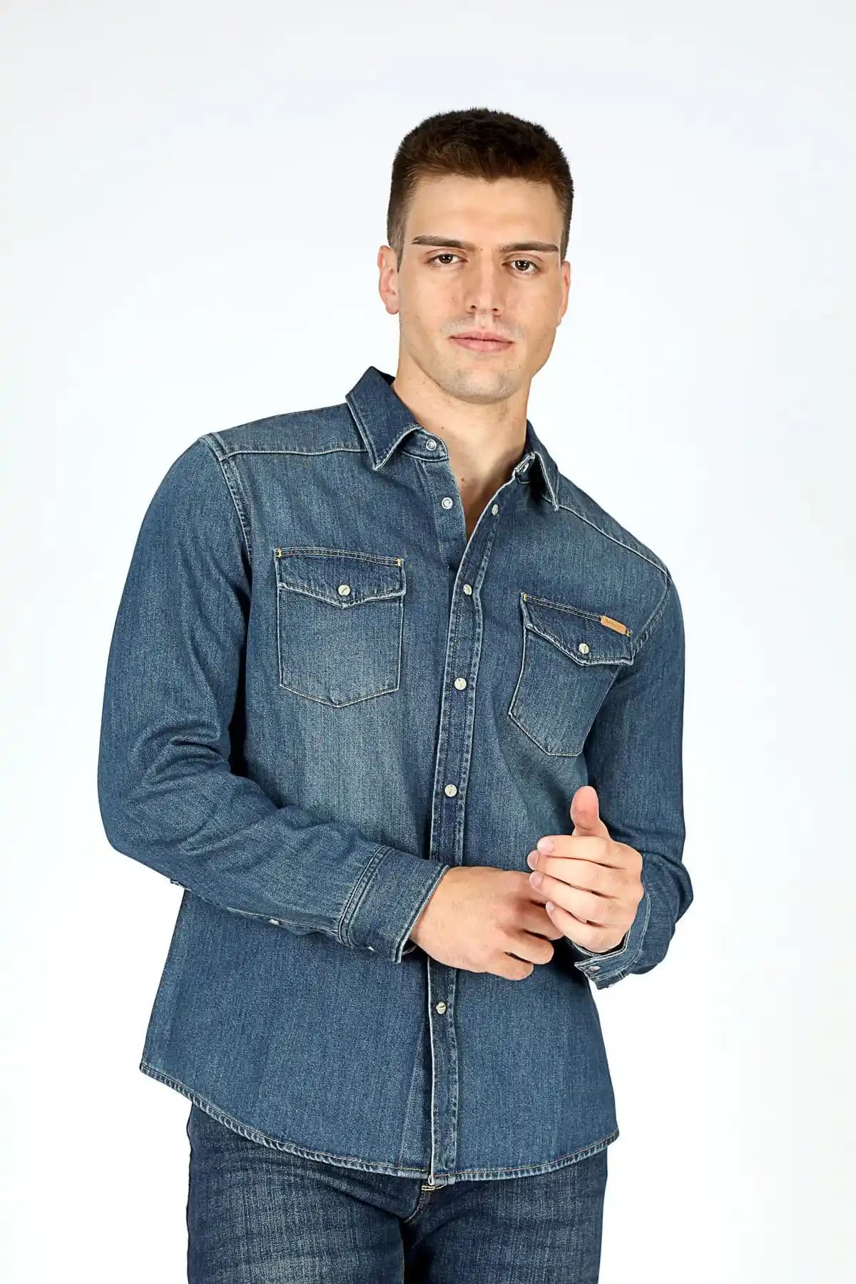 Jean Erkek Gömlekleri Moda Trendleri ve Kombinasyon İpuçlarıyla Stil Yaratın