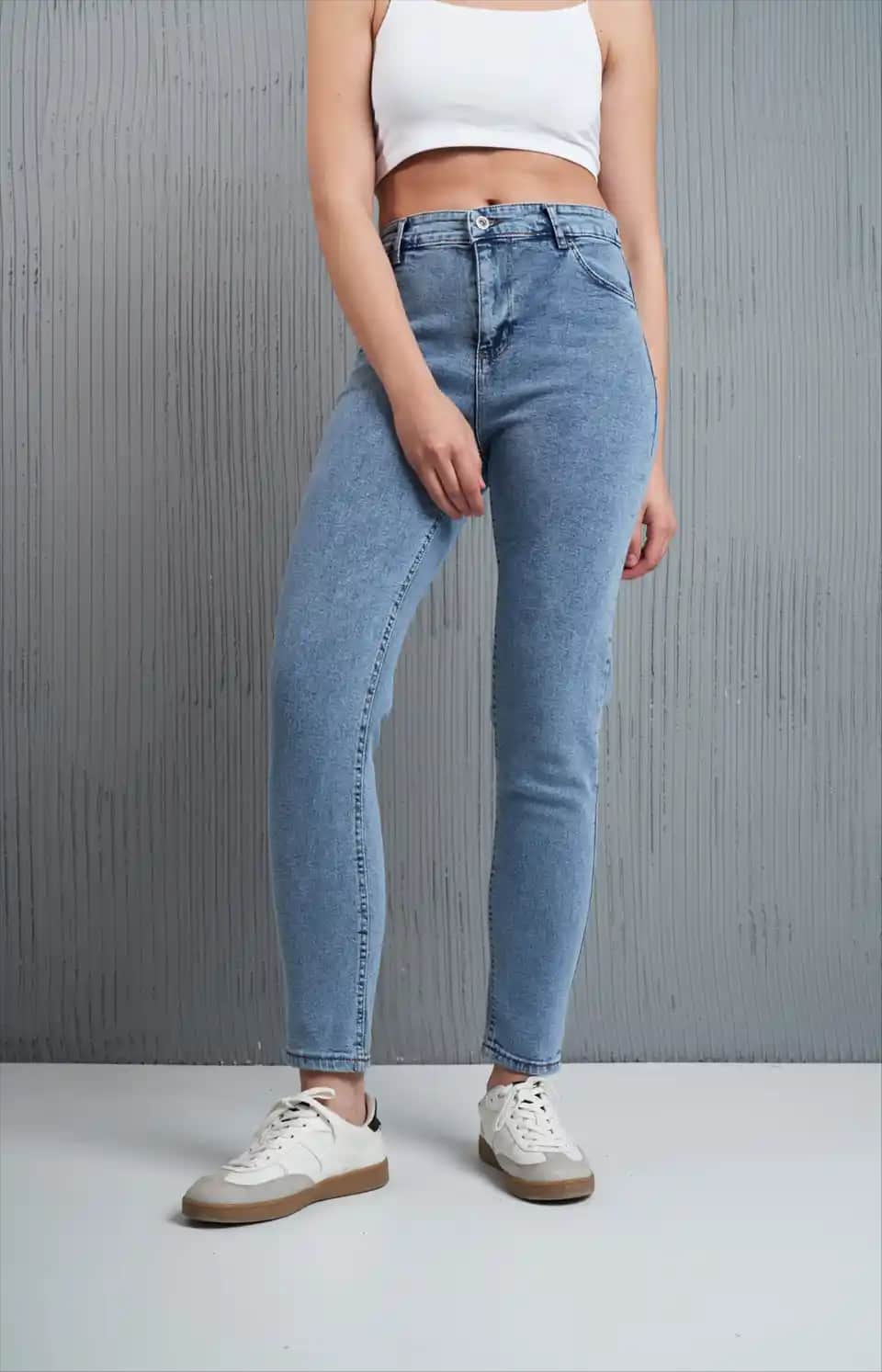 Jean Pantolon Modelleri ve Moda Dünyasındaki Yeri Günümüzdeki Trendler ve Seçim İpuçları