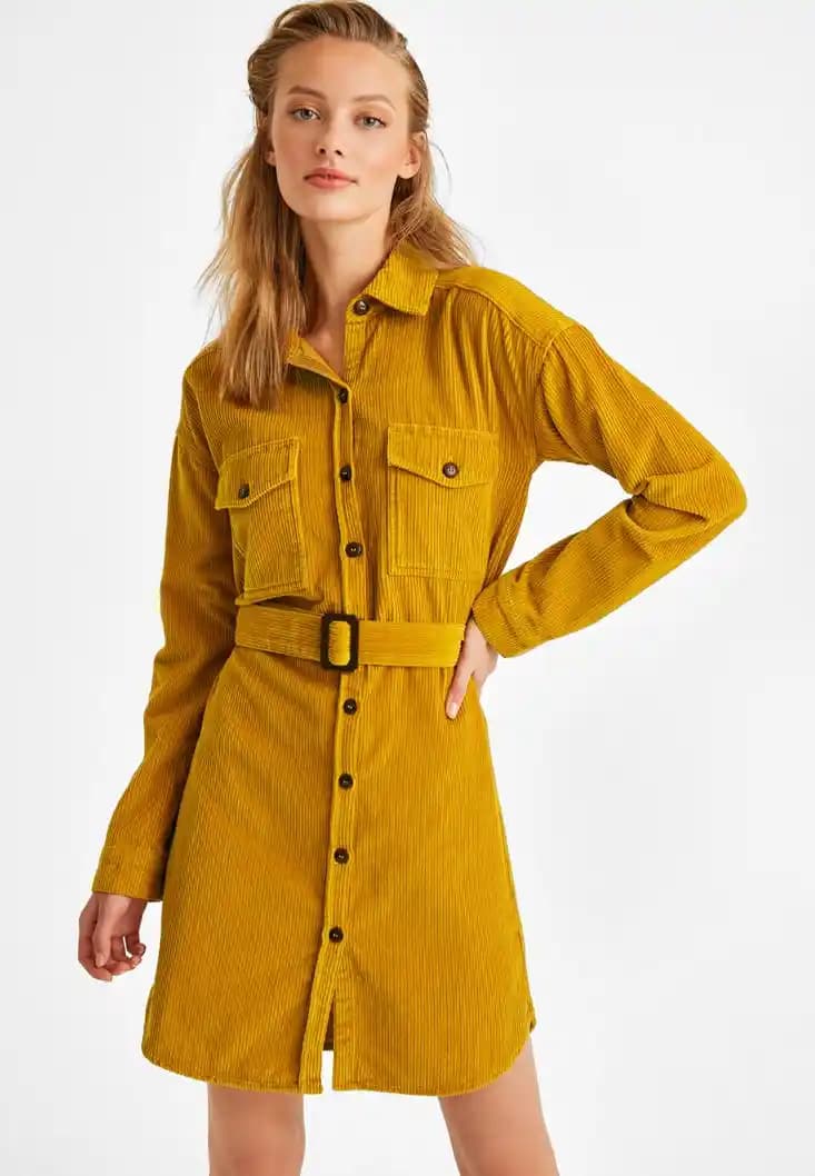 Kadife Gömlek Elbise: Şıklık ve Konforu Bir Arada Sunan Modern Moda Seçeneği