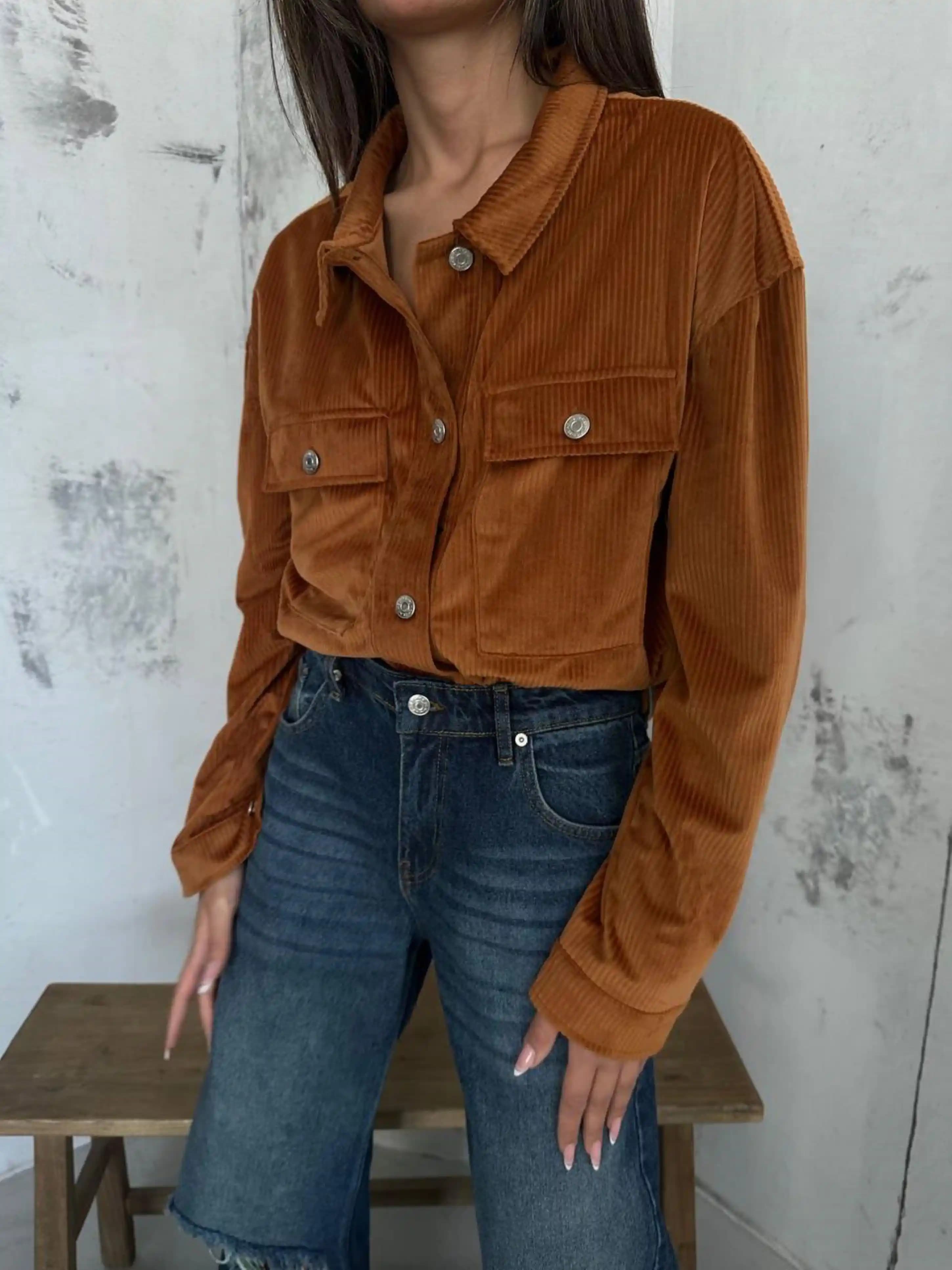 Kadife Kumaşın Modern Yüzü: Fitilli Kadife Ceketlerle Şıklık ve Konfor