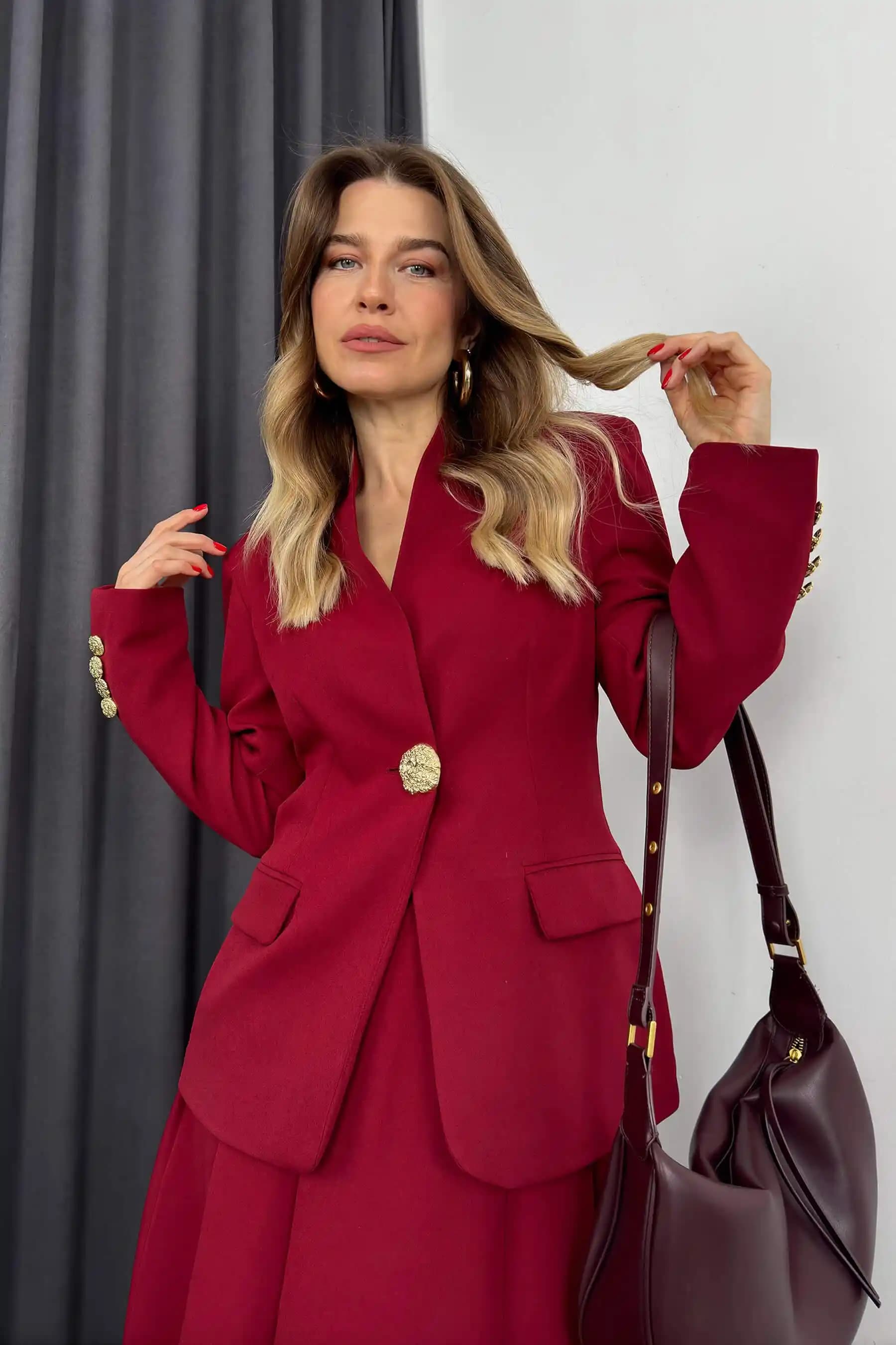 Kadın Hakim Yaka Blazer Ceketler Moda Trendleri ve Kombinasyon Önerileri