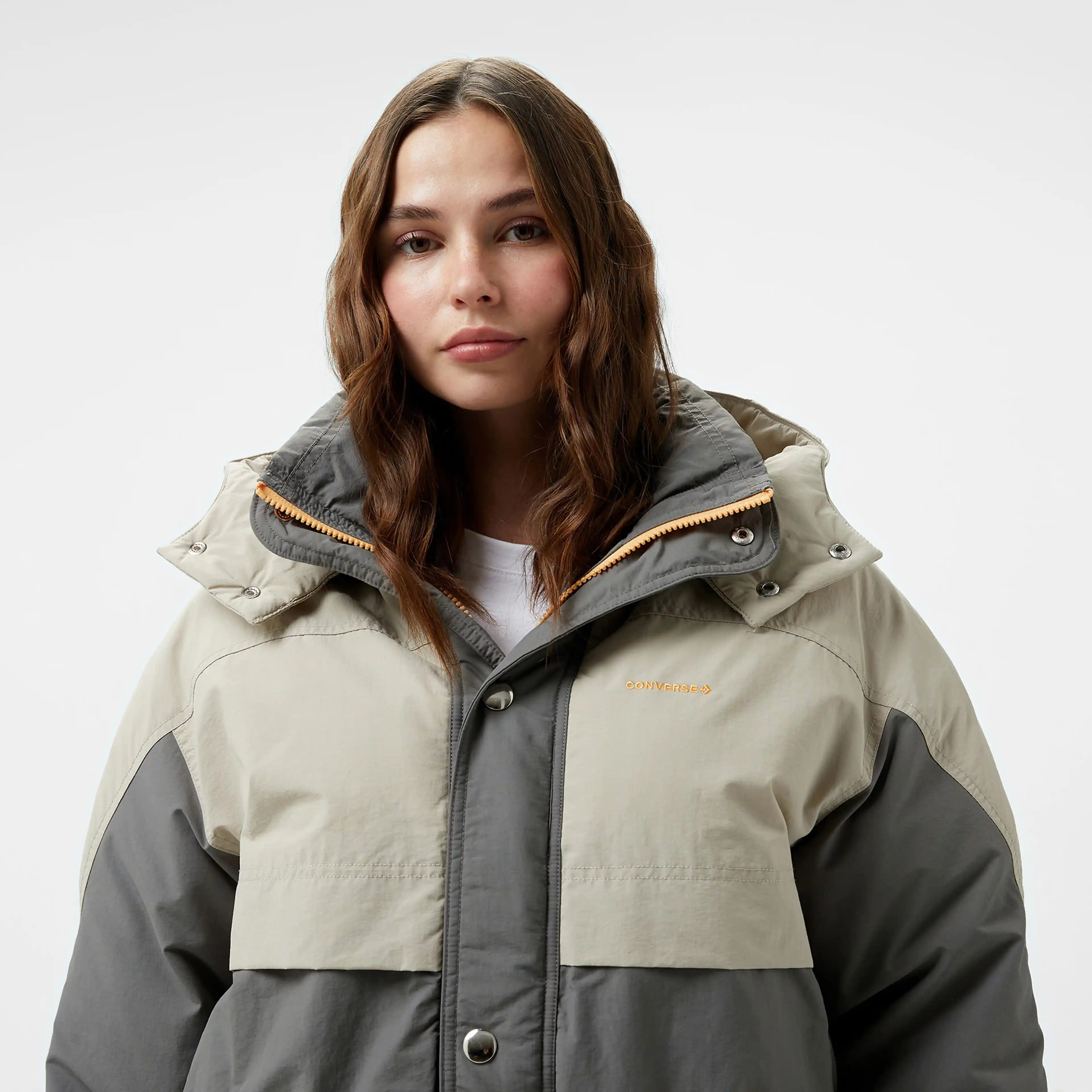 Kadın Montu Seçerken Dikkat Edilmesi Gerekenler ve En İyi Markalar Listesi