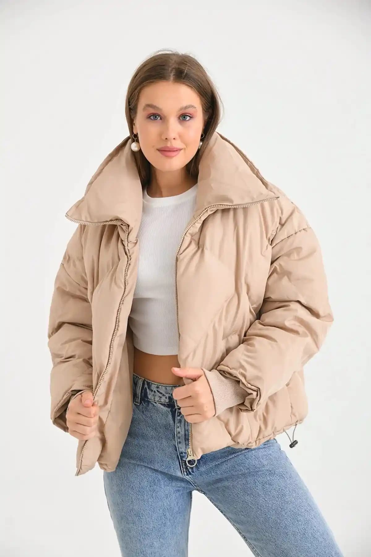 Kadın Oversize Şişme Montlar: Moda ve Konforun En Güncel Trendleri ve Stil İpuçları