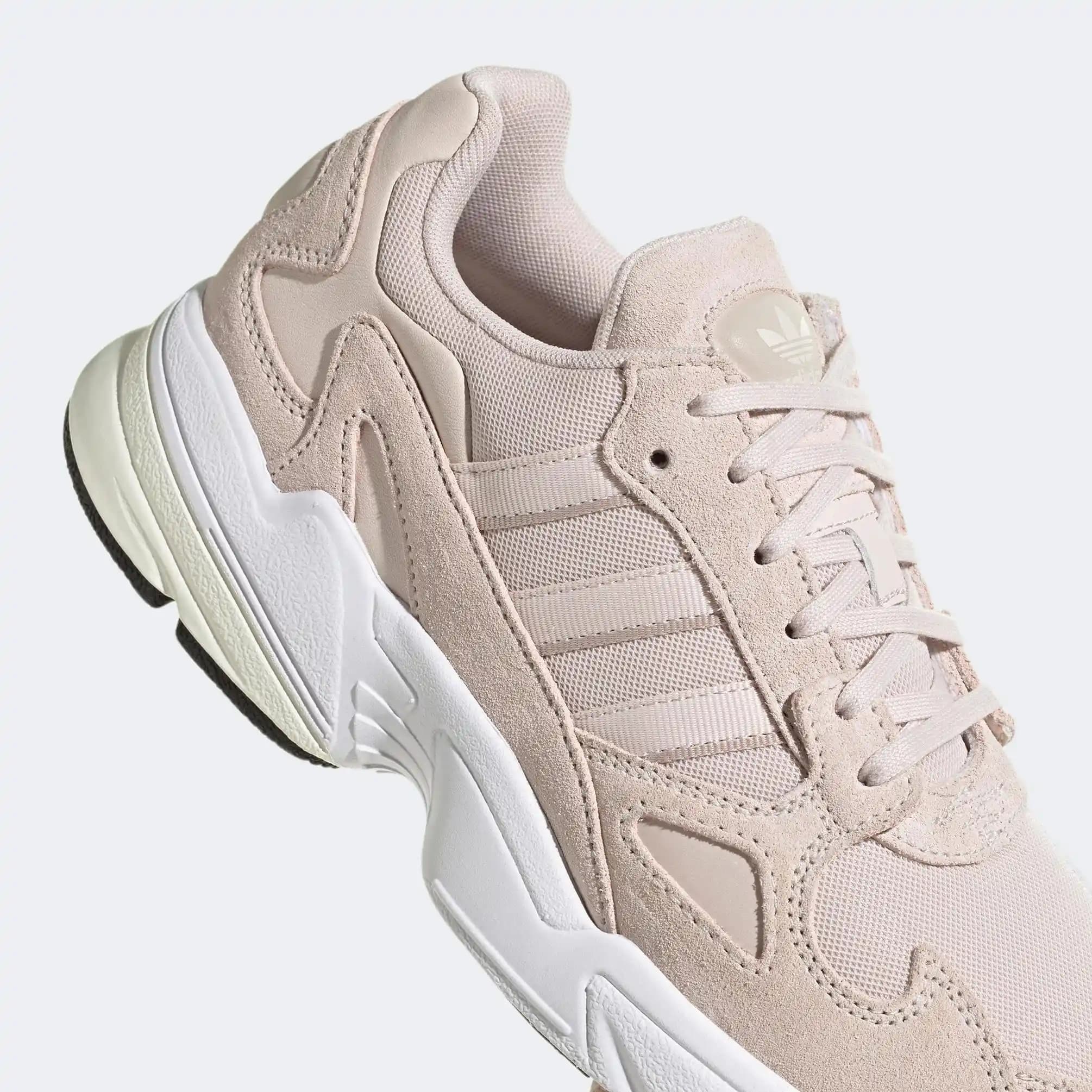 Kadın Pembe Spor Ayakkabıları Moda Trendleri ve Kombinasyon Önerileri