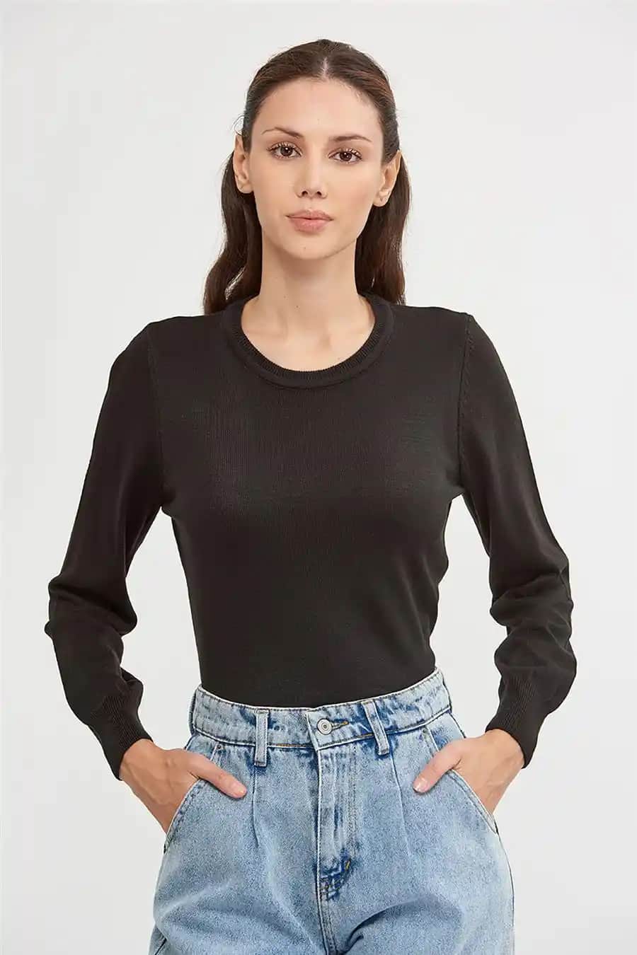 Kadın Siyah Triko Kazaklar: Zamansız Şıklık ve Rahatlık İçin Stil Önerileri ve Trendler