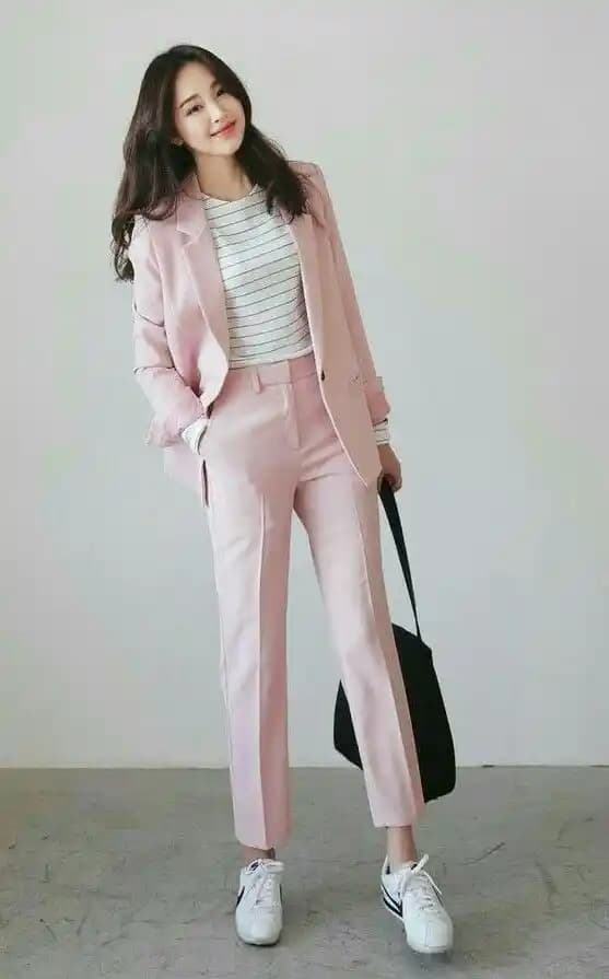 Kadın Takım Elbise ve Saç Modelleri: Güncel Trendler ve Stil İpuçları
