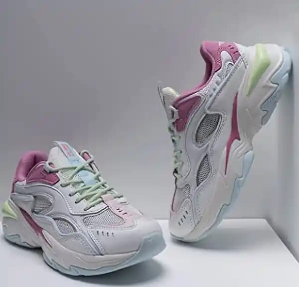 Kadınlar İçin En İyi Yürüyüş Ayakkabısı Seçim Rehberi ve Modelleri