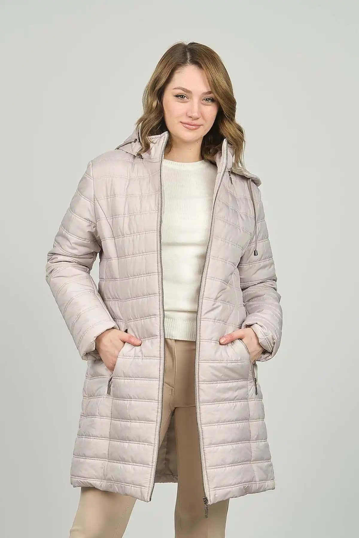 Kadınlar İçin Kapitone Kabanlar: Şıklık ve İşlevselliğin Buluşması