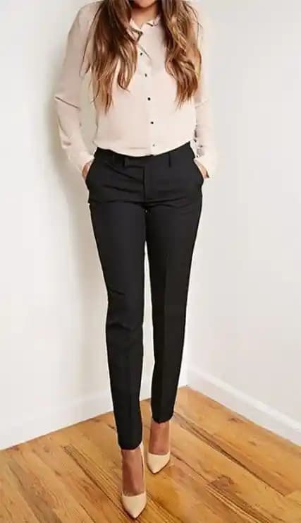 Kadınlar İçin Kumaş Pantolon ve Gömlek Kombinleri: Şıklık ve Rahatlık İçin Stil Önerileri