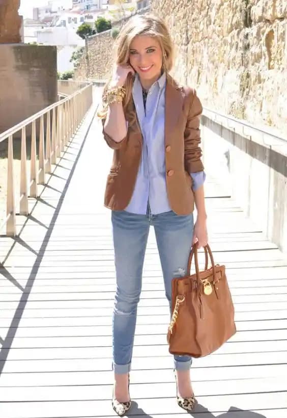 Kahverengi ve Mavi Renklerin Moda Dünyasındaki Yeri ve Uygun Kombinasyon İpuçları