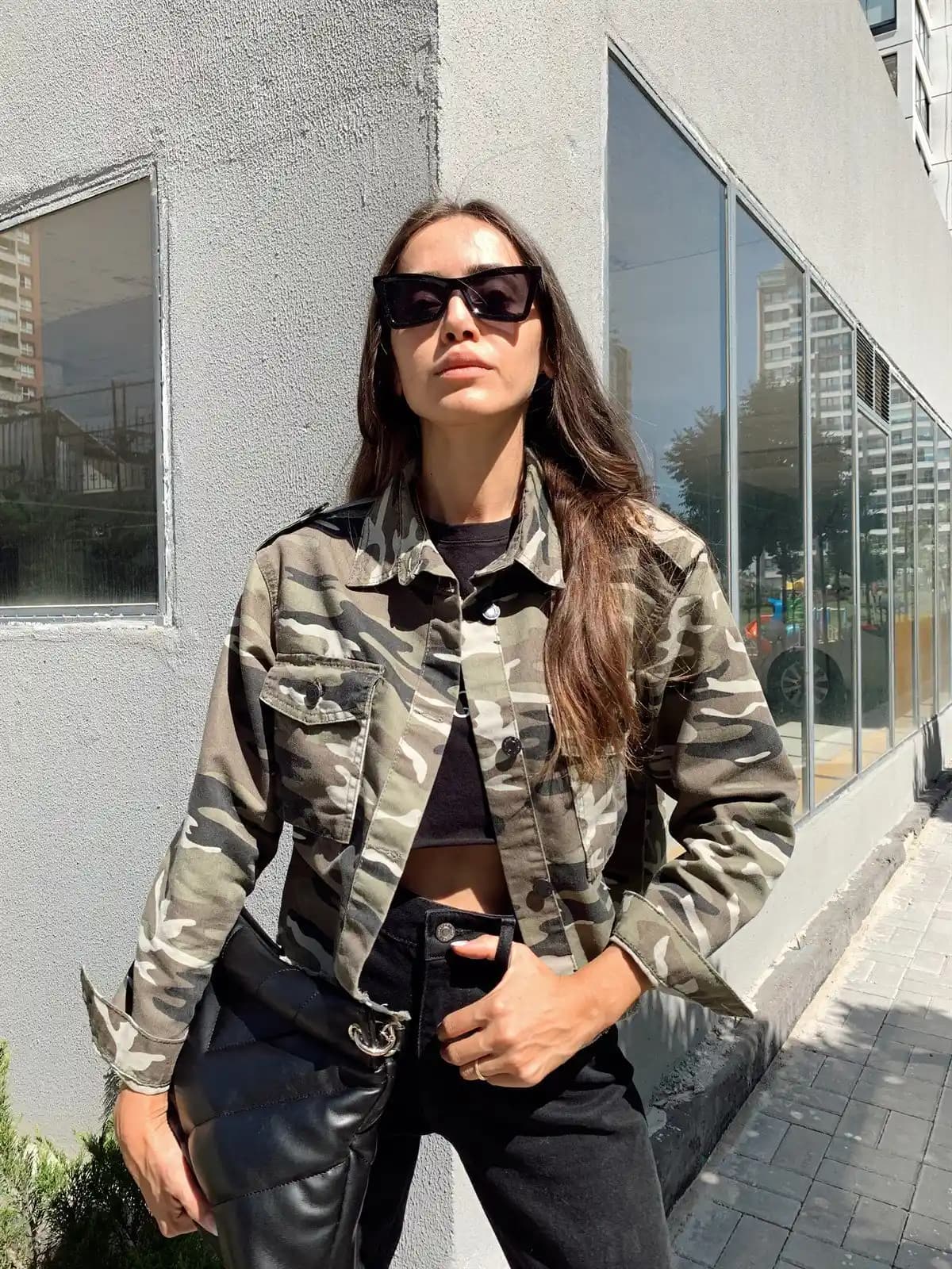 Kamuflaj Ceketler: Moda Dünyasında Güncel Trendler ve Stil Önerileri