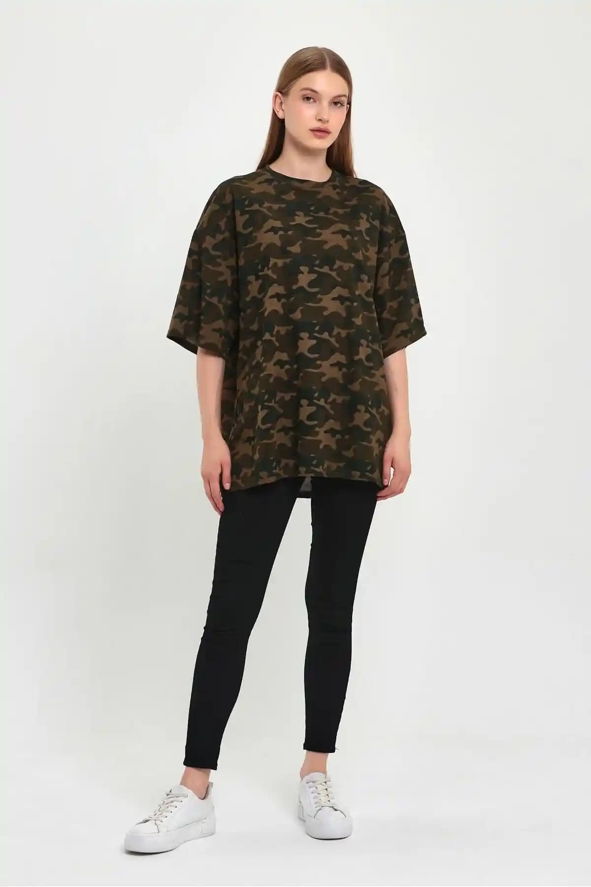 Kamuflaj Tişörtler: Moda Dünyasında Güncel ve Şık Bir Tarz Yaratma Rehberi