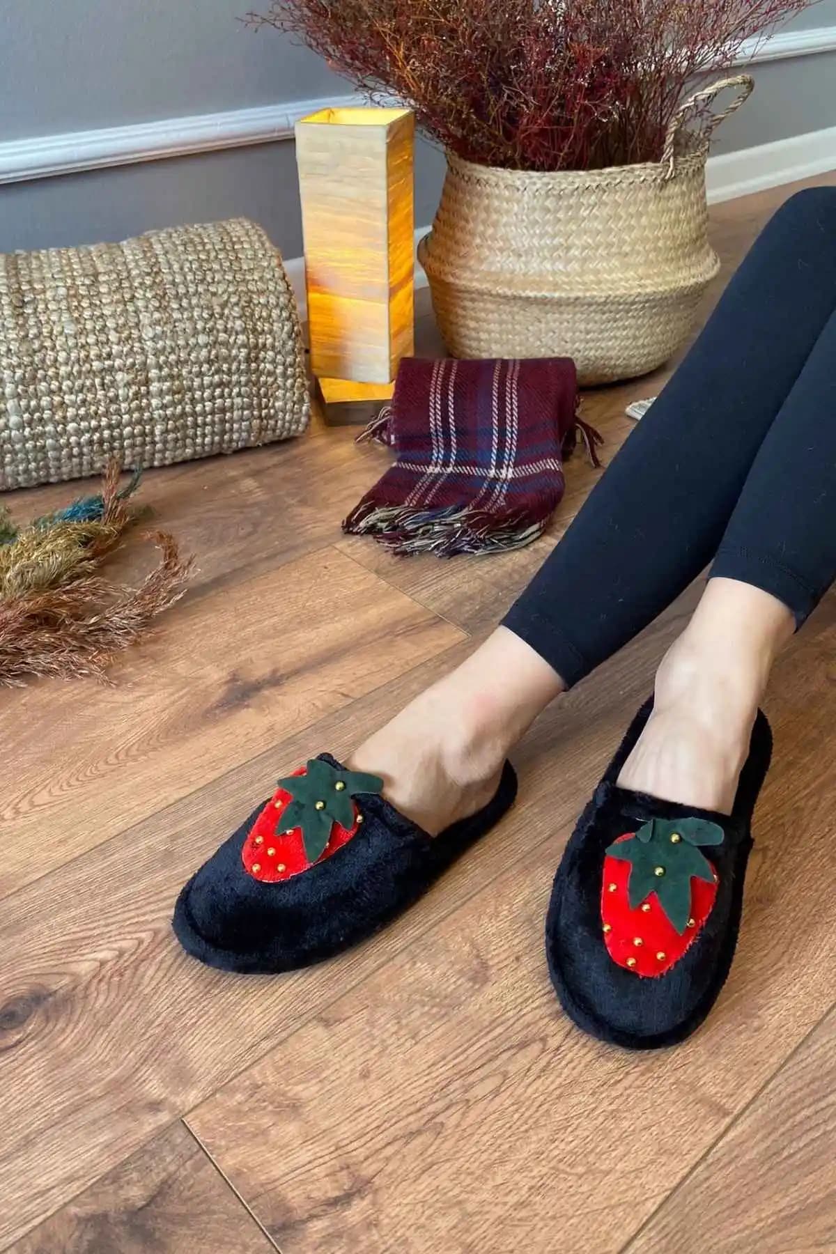 Kapalı Ev Terliği: Konfor ve Şıklığın Buluştuğu Modern İç Mekan Aksesuarı