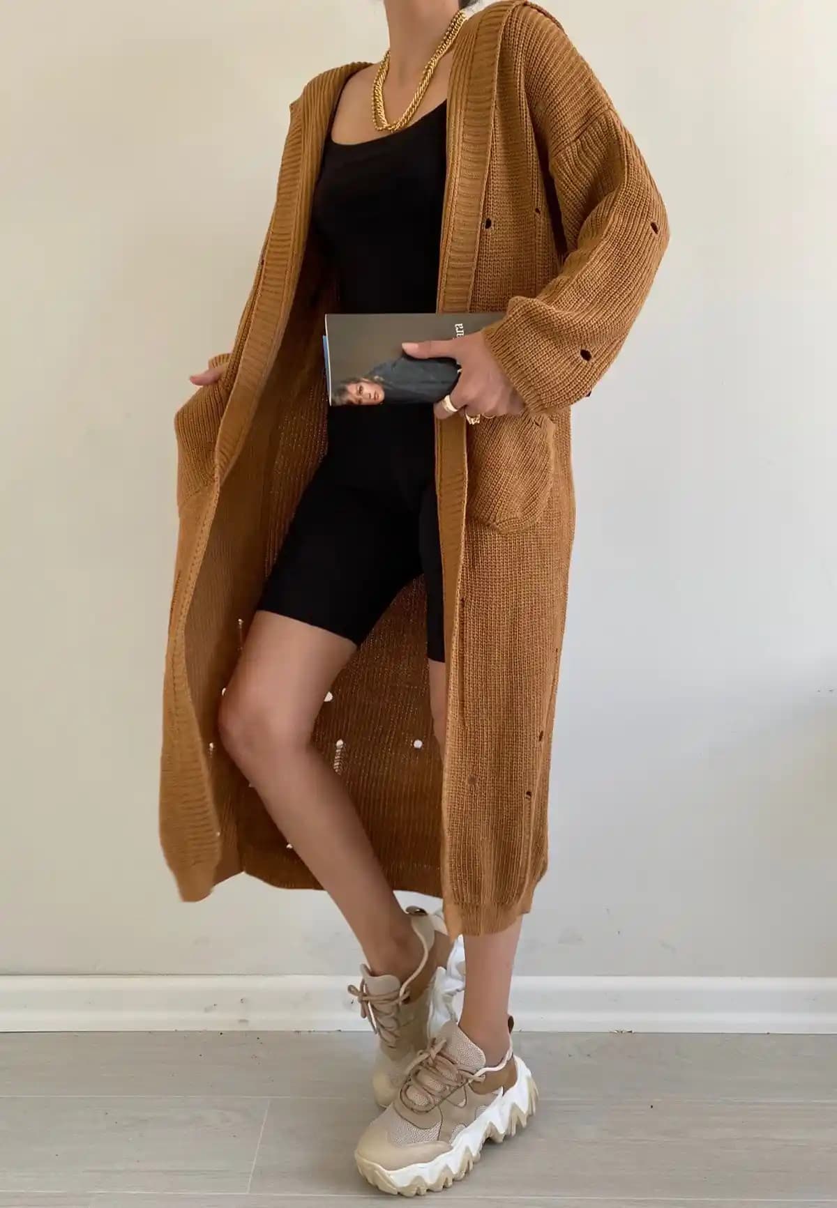 Kapüşonlu Uzun Hırka Modada Rahatlık ve Şıklığın Sembolü