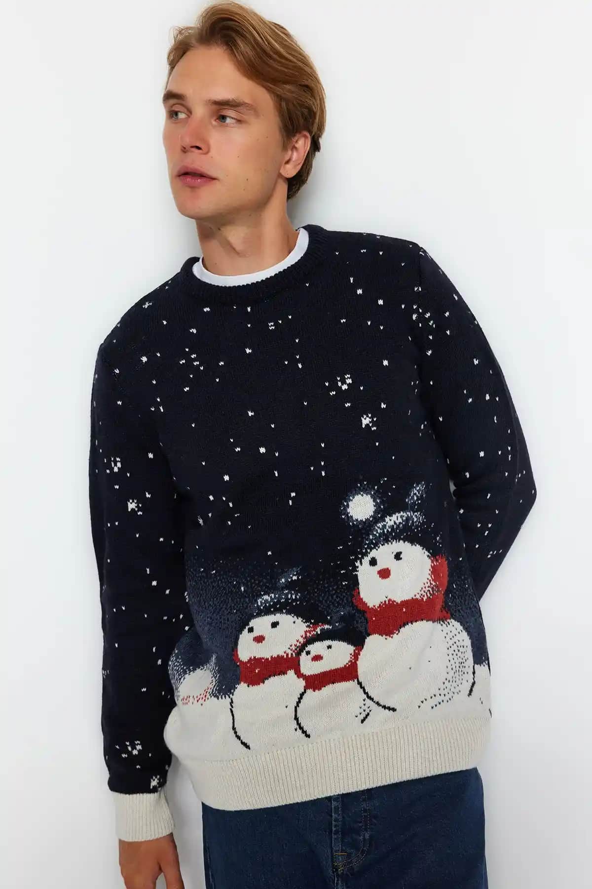 Kardan Adamlı Kazaklar: Kış Modasında Eğlenceli ve Şık Trendler