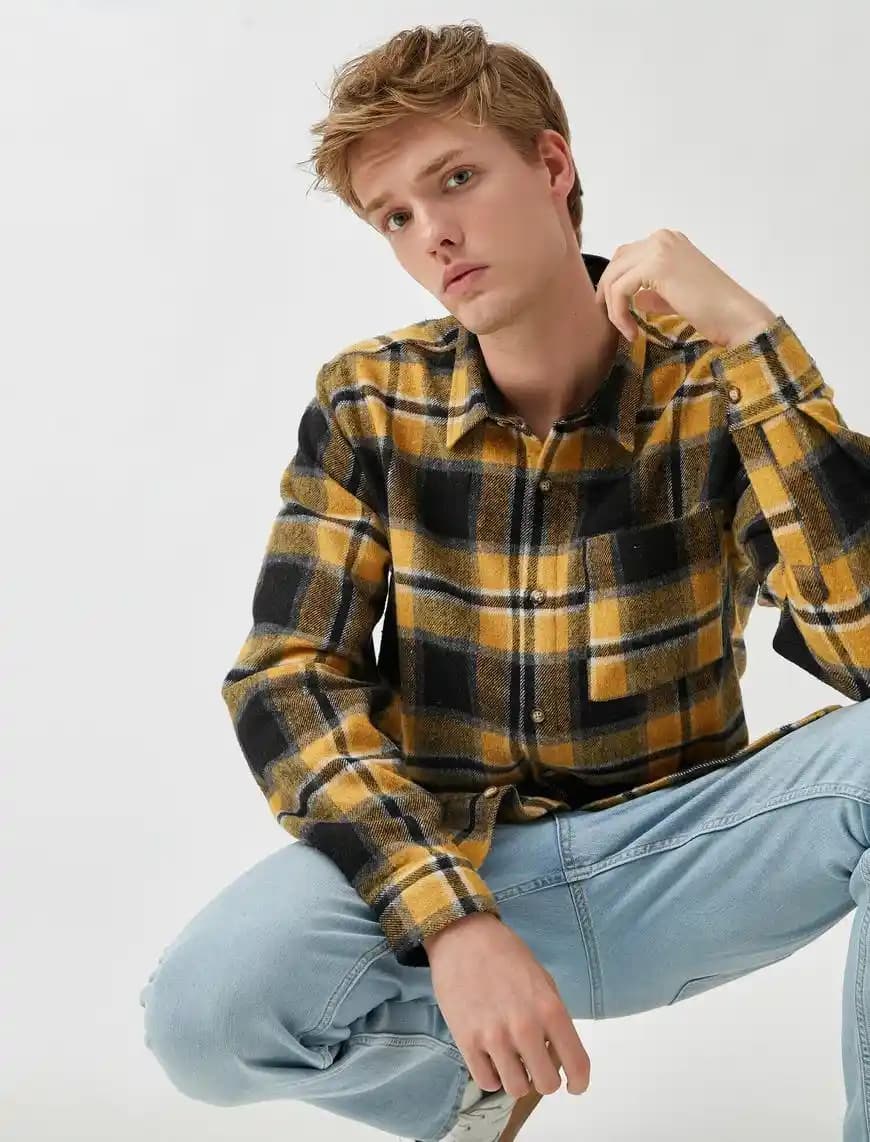 Kareli Oduncu Gömleği: Moda Trendlerinde Zamansız ve Çok Yönlü Bir Parça