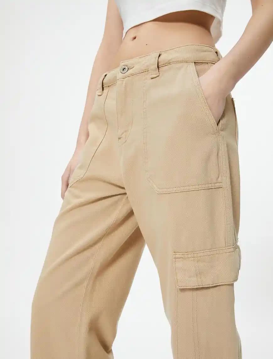Kargo Pantolonlar Moda Dünyasında Rahatlık ve Şıklığın Buluşması